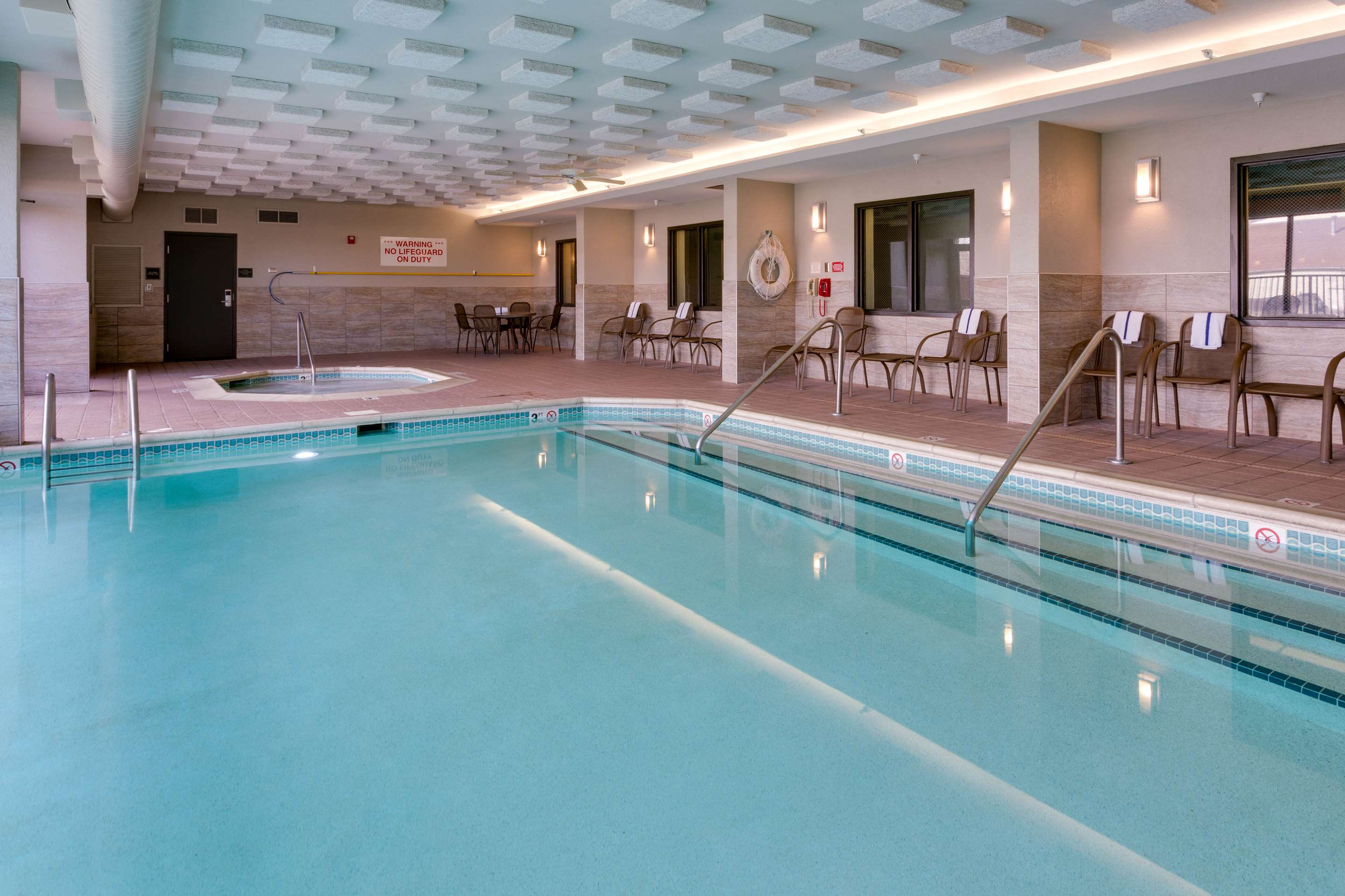 pool | Drury Inn & Suites Overland Park
