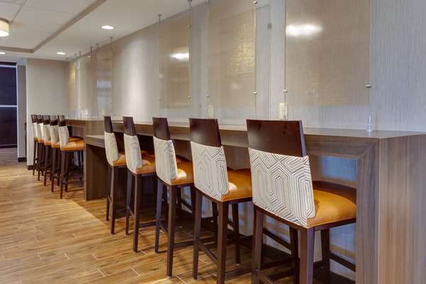 Amenities - Drury Inn & Suites Overland Park