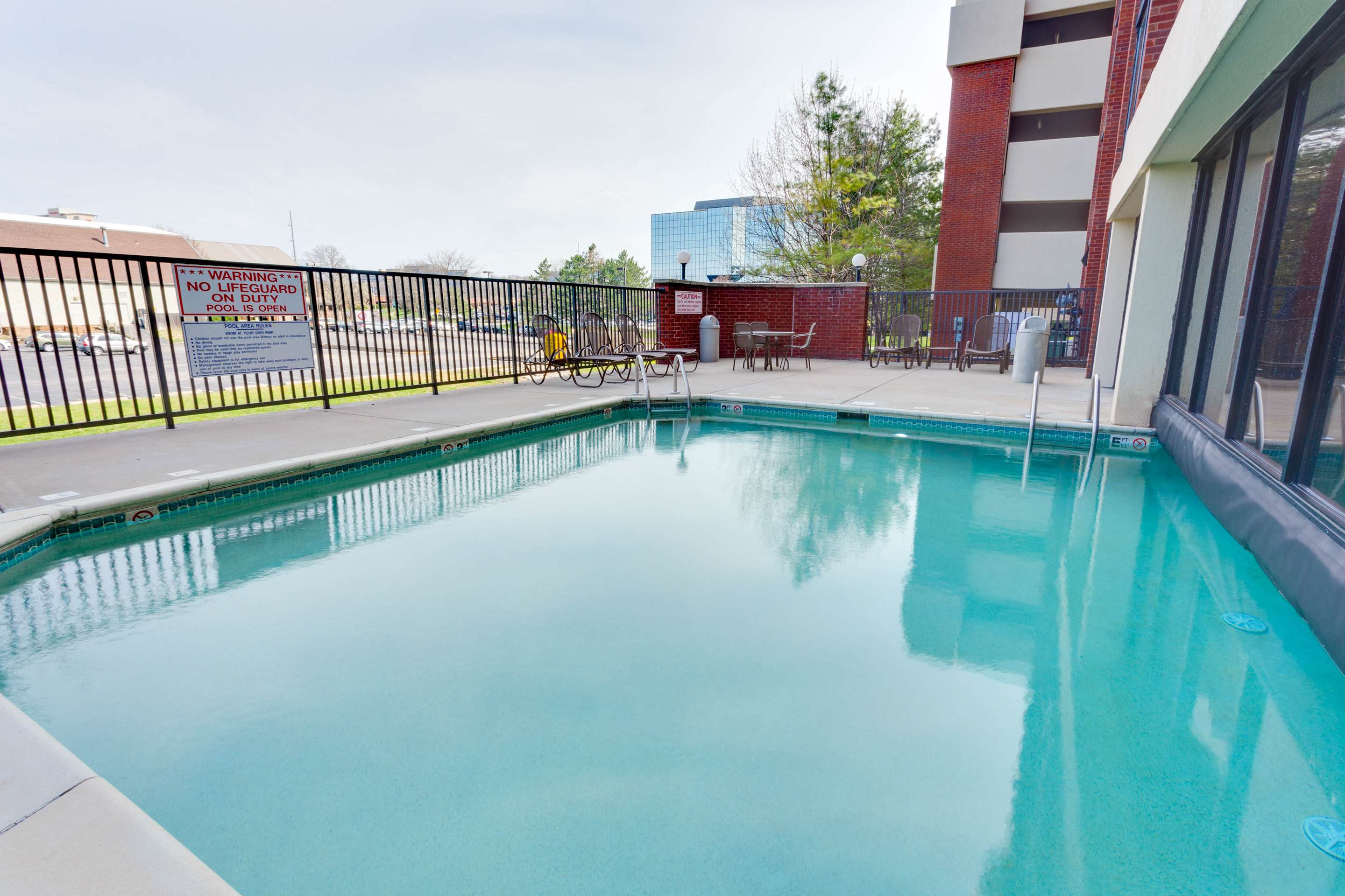 pool | Drury Inn & Suites Overland Park