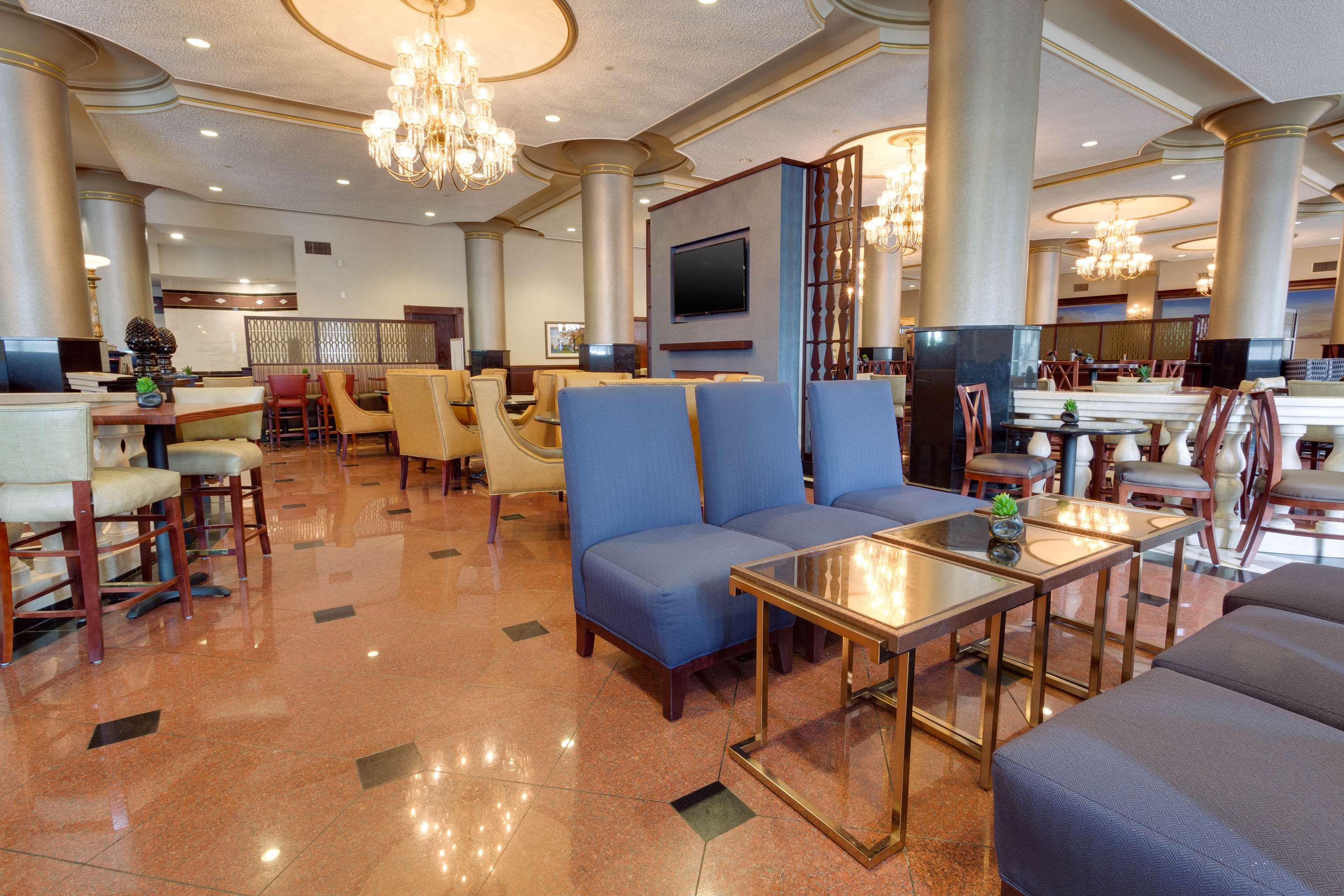 Dining Space | Drury Plaza Hotel St. Louis at the Arch