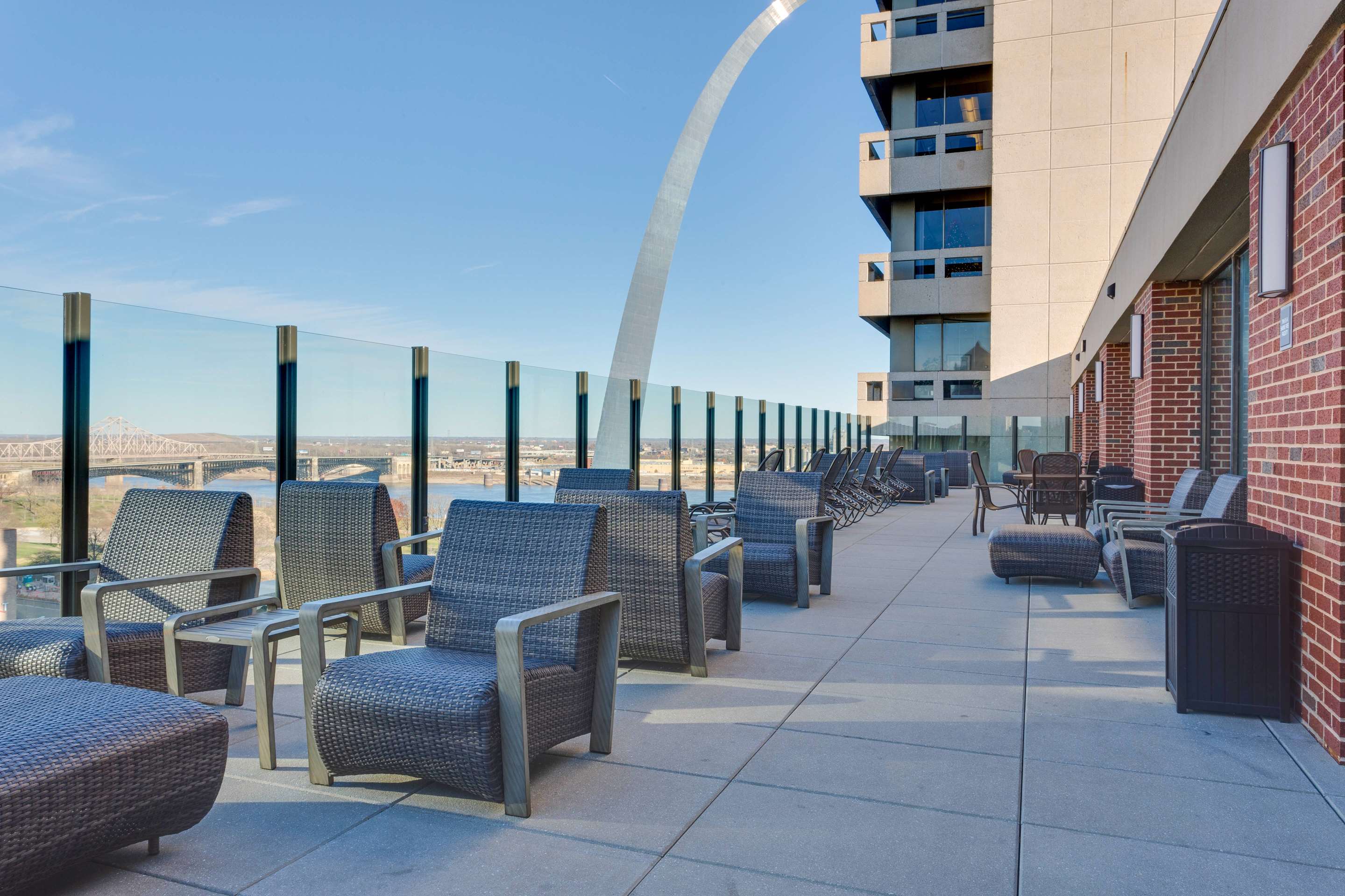 Terrace | Drury Plaza Hotel St. Louis at the Arch