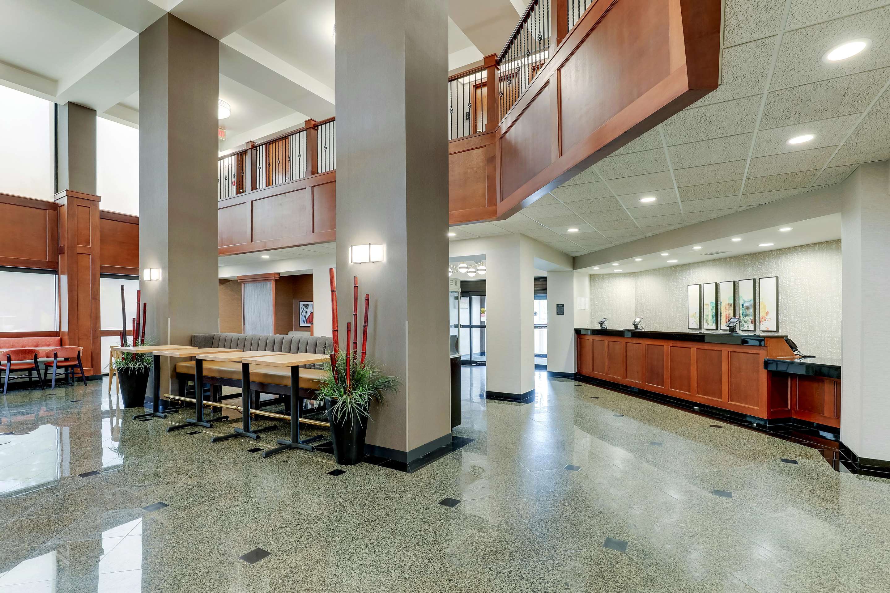 Lobby | Drury Inn & Suites Birmingham Lakeshore Drive