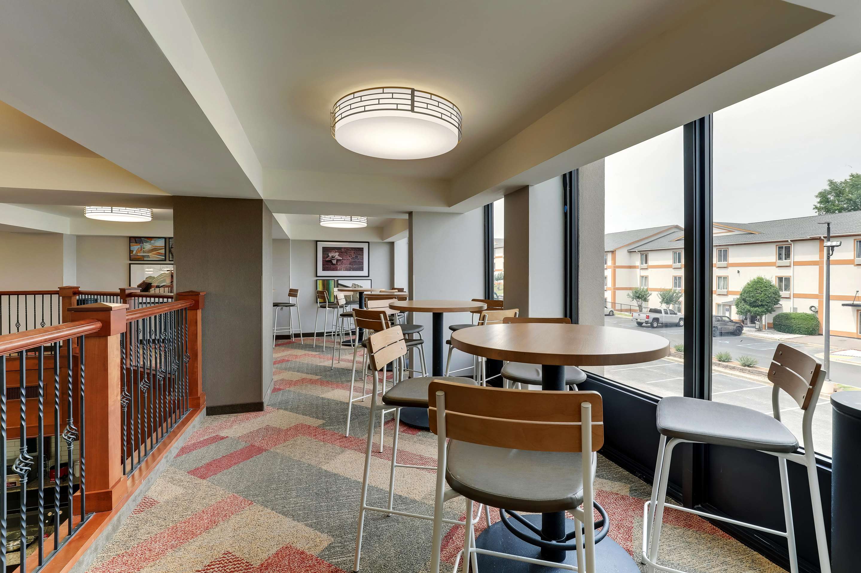 Dining Area | Drury Inn & Suites Birmingham Lakeshore Drive