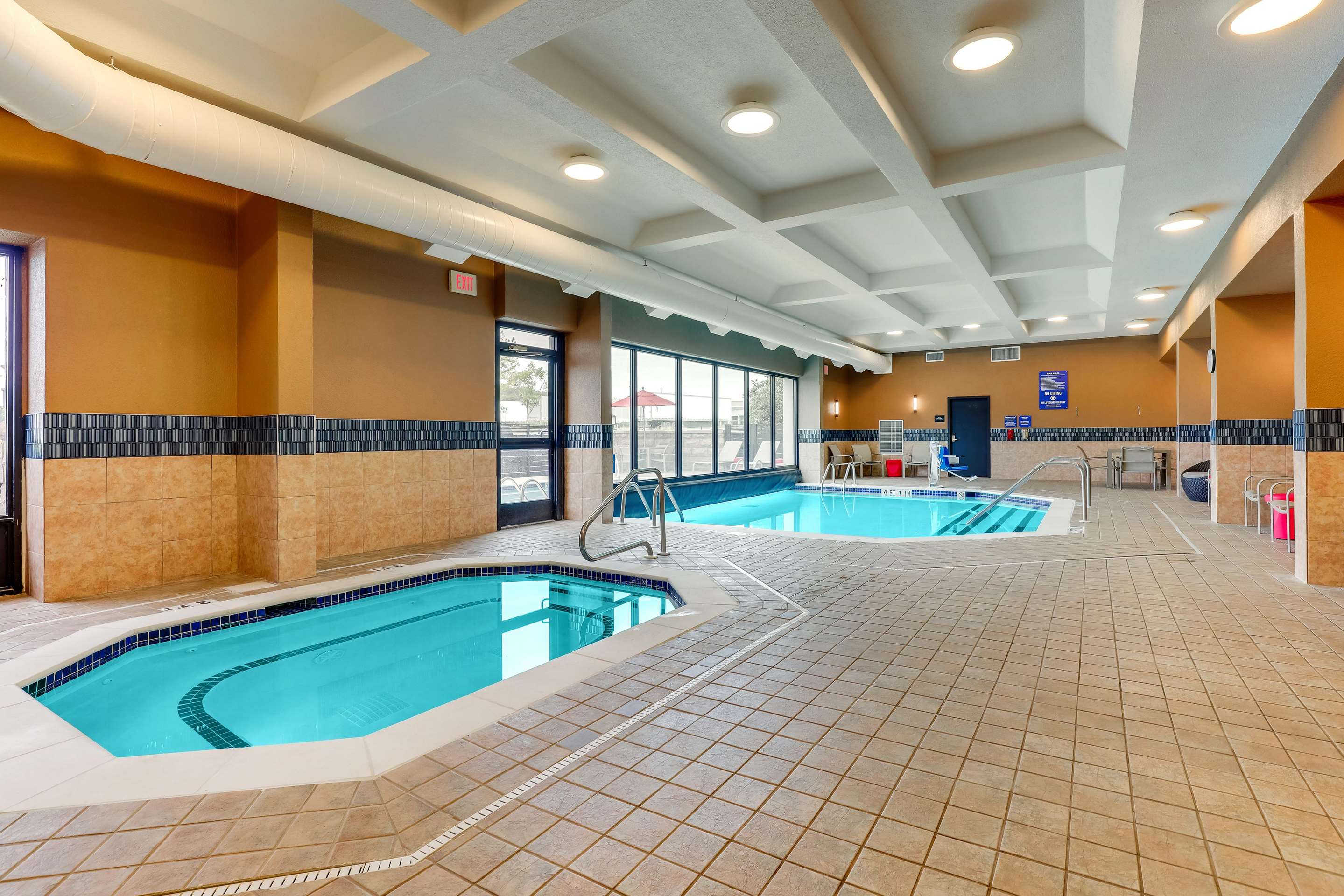 Pool | Drury Inn & Suites Birmingham Lakeshore Drive