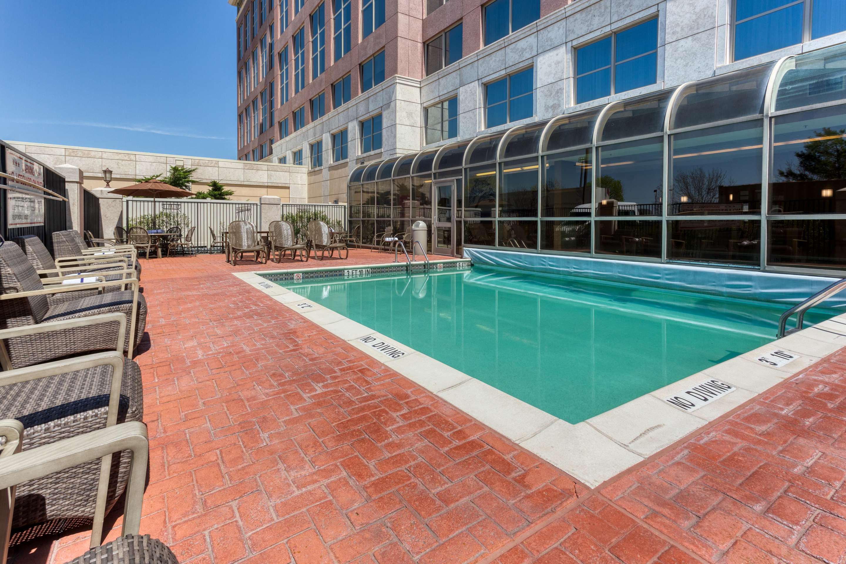 pool | Drury Plaza Hotel St. Louis Chesterfield