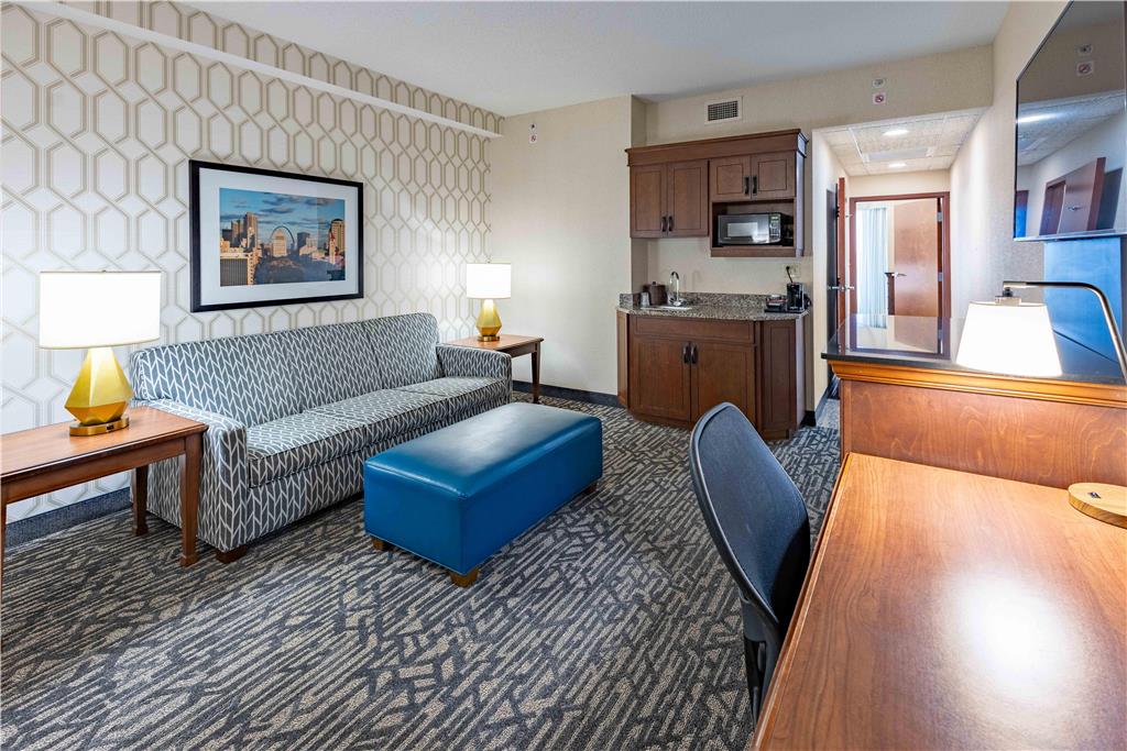 Drury Plaza Hotel St Louis Chesterfield-guestroom-Guest Room,On-Site.jpg