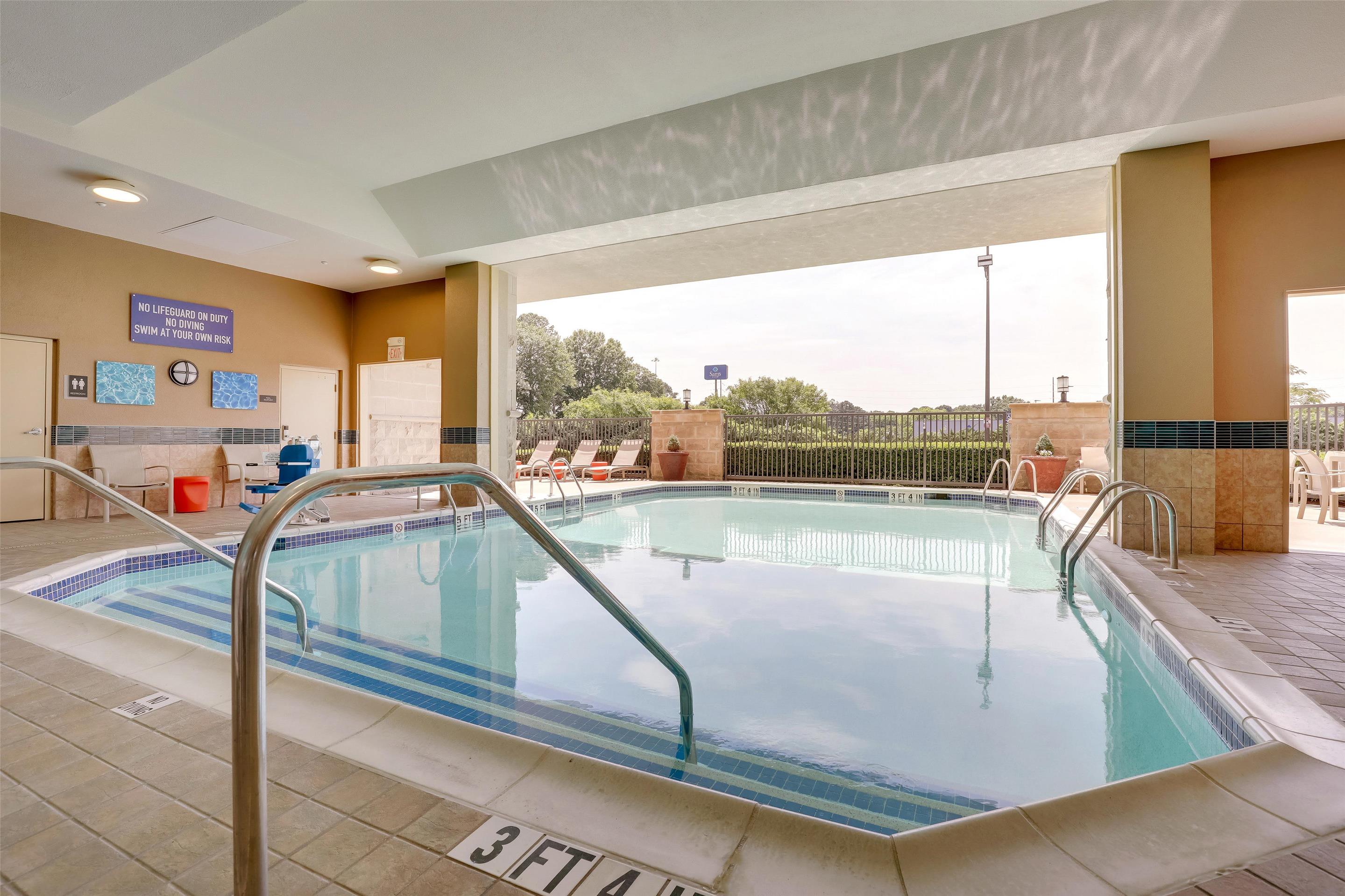 Pool | Drury Inn & Suites Montgomery