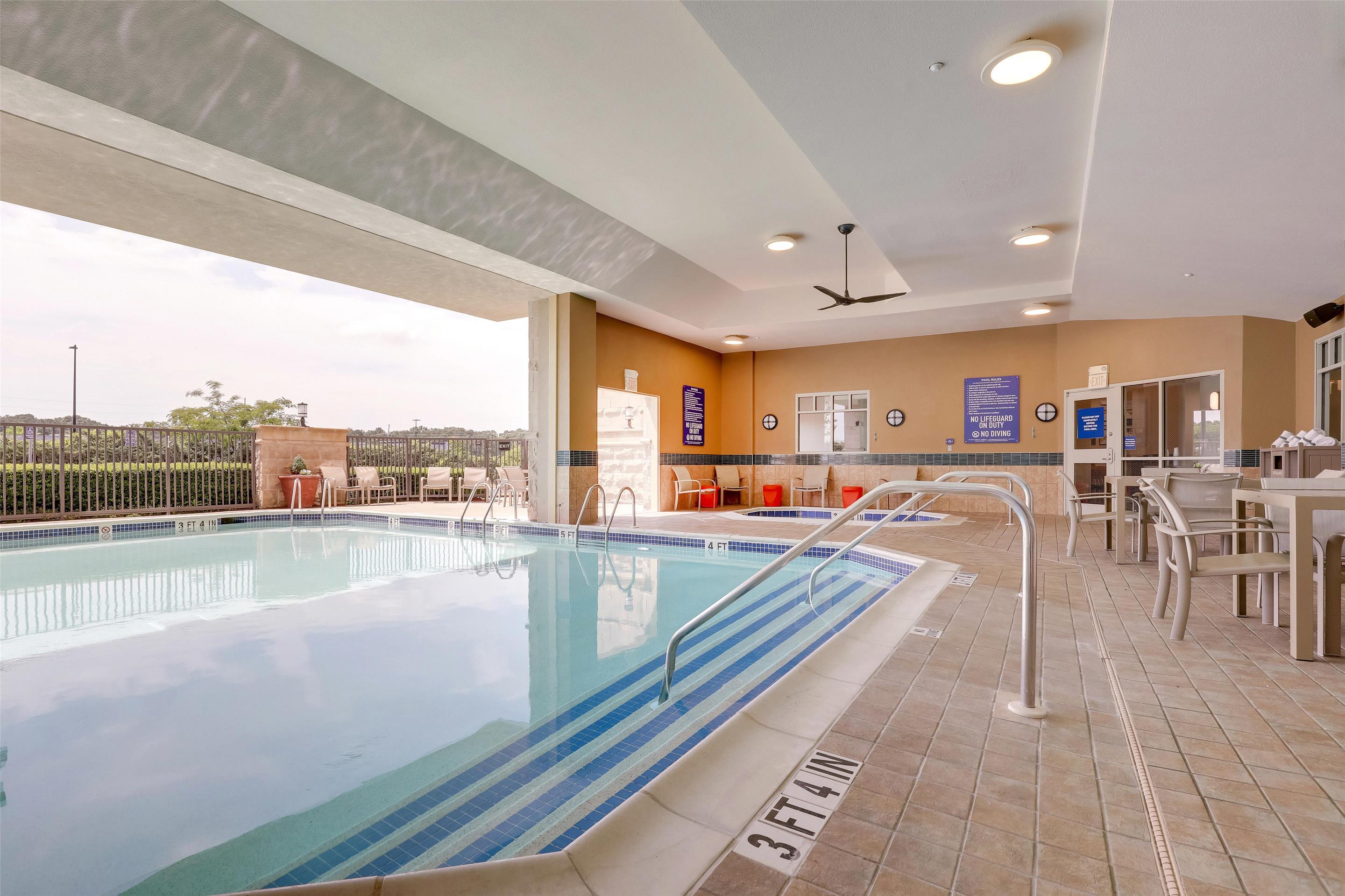 Pool | Drury Inn & Suites Montgomery