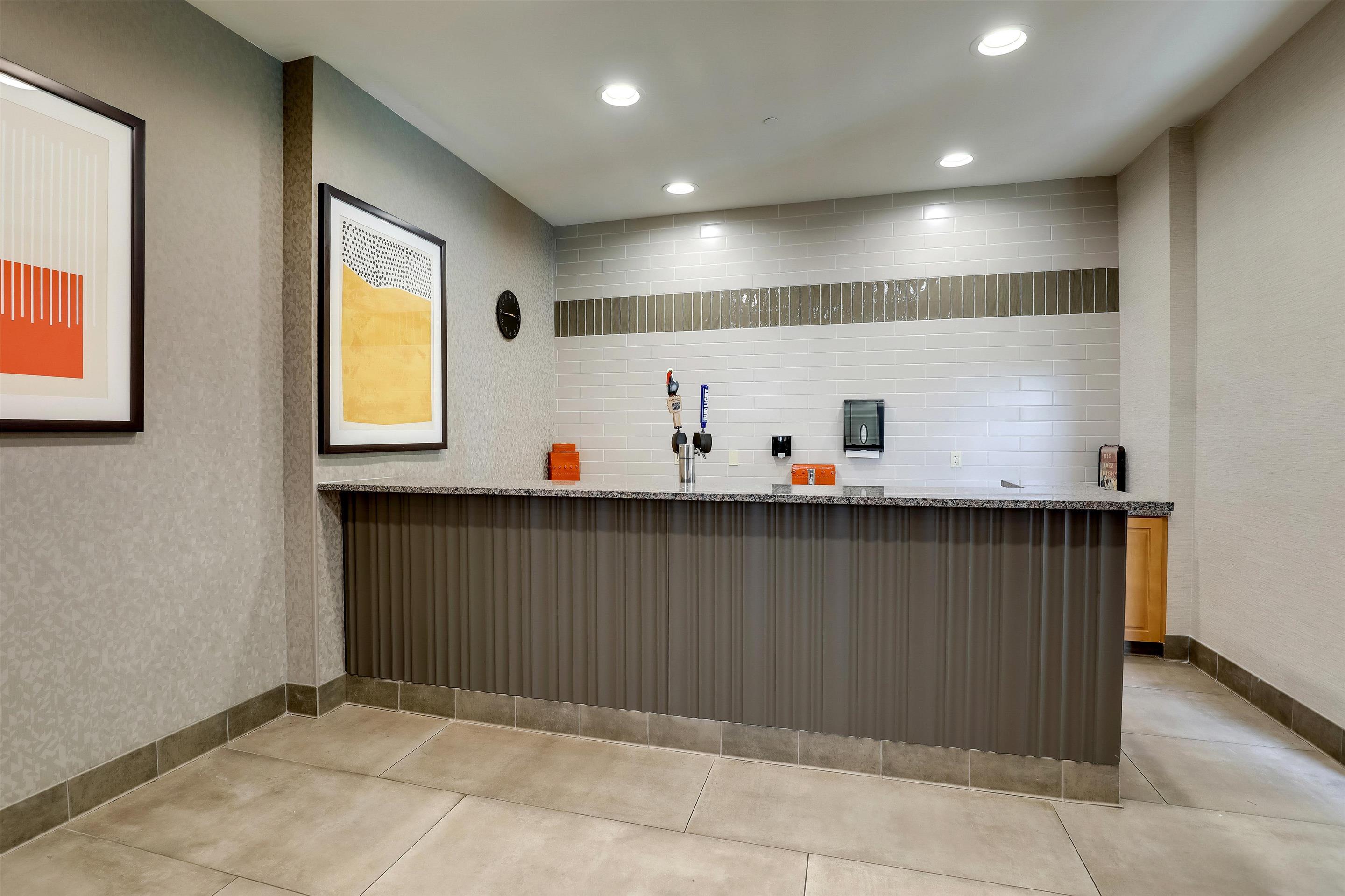 Kickback Bar | Drury Inn & Suites Montgomery
