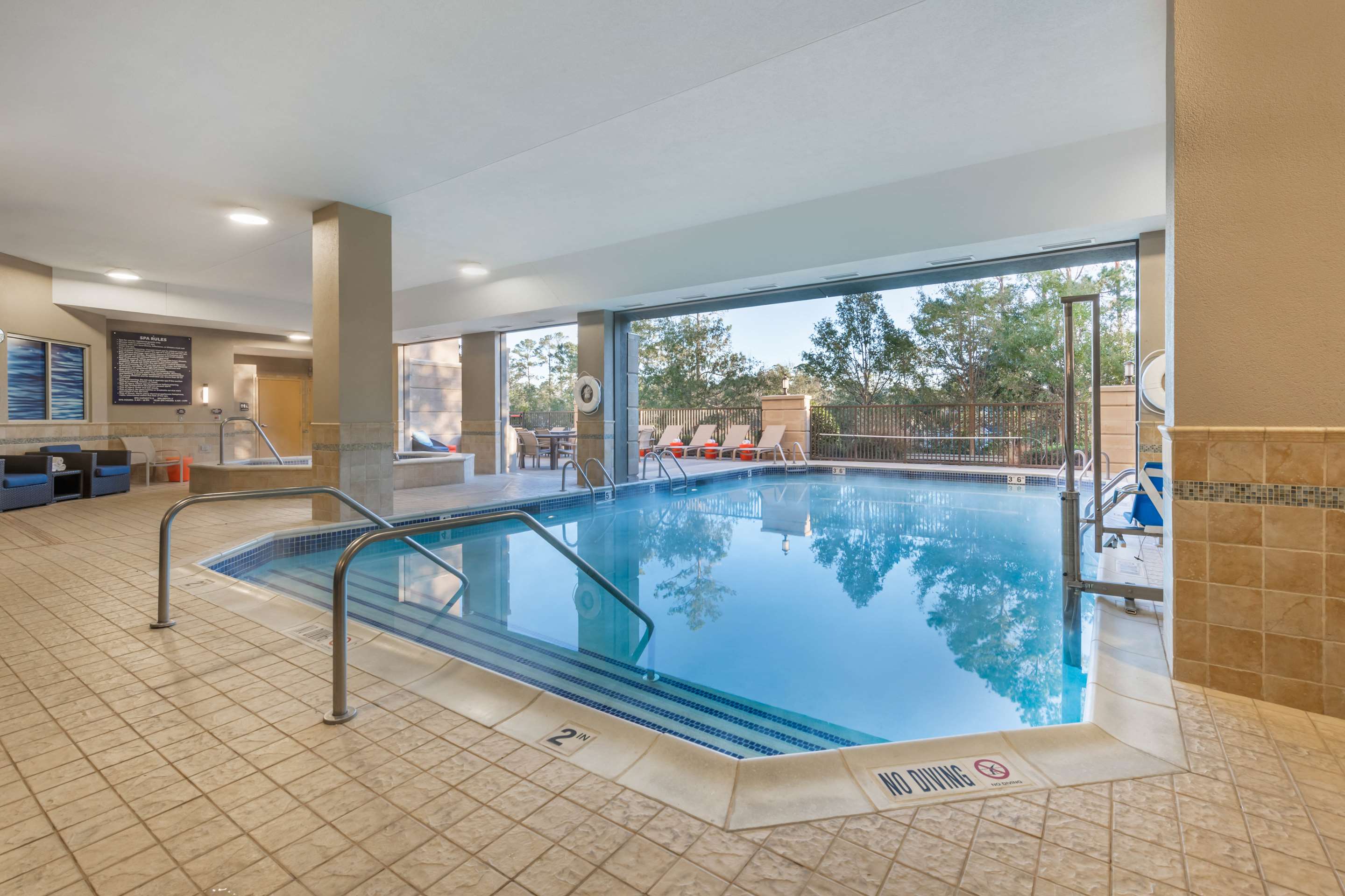 pool | Drury Inn & Suites Valdosta