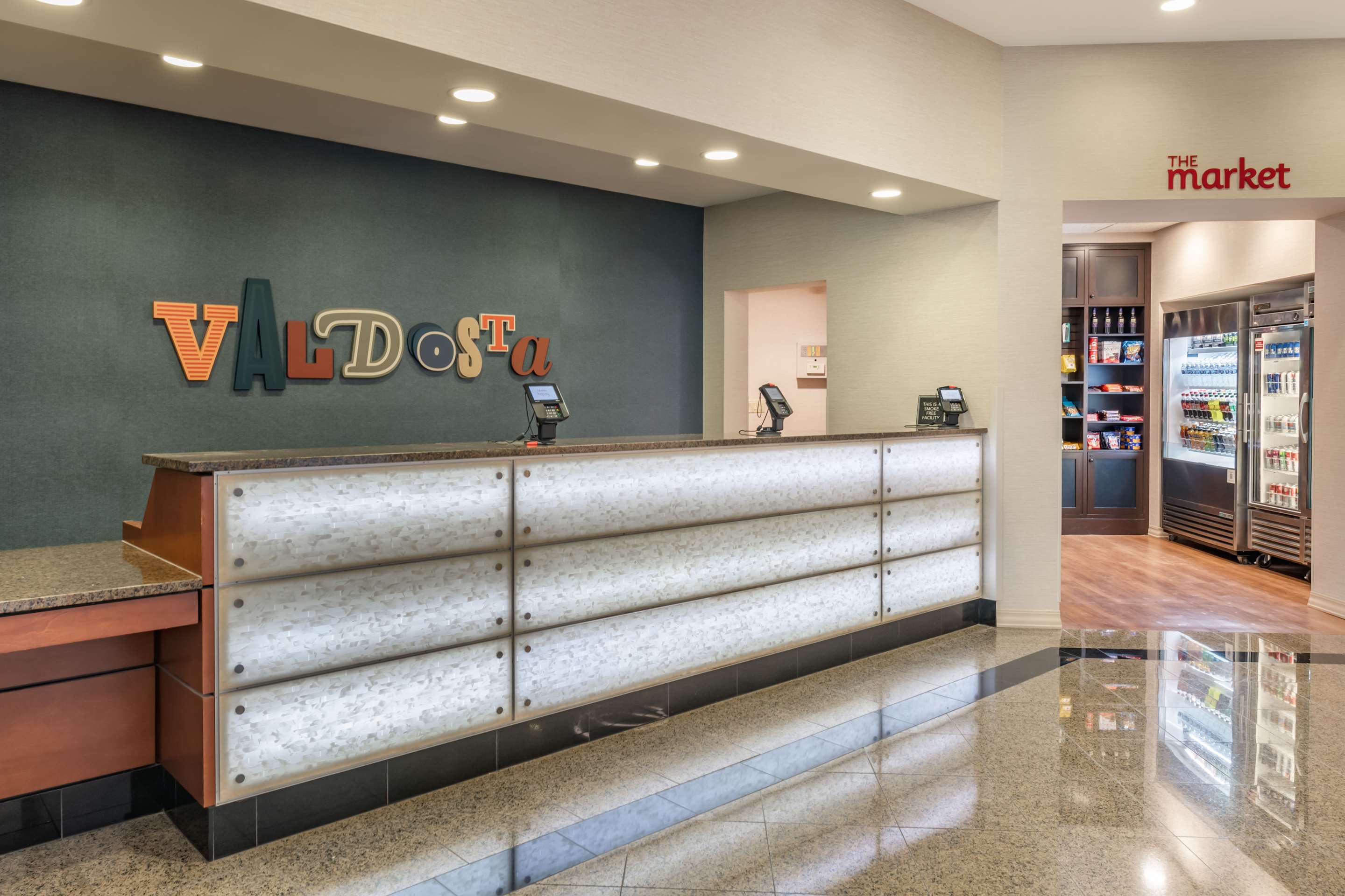 lobby | Drury Inn & Suites Valdosta