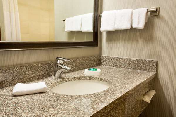  - Drury Inn & Suites South Grove City - I-71, Exit 100