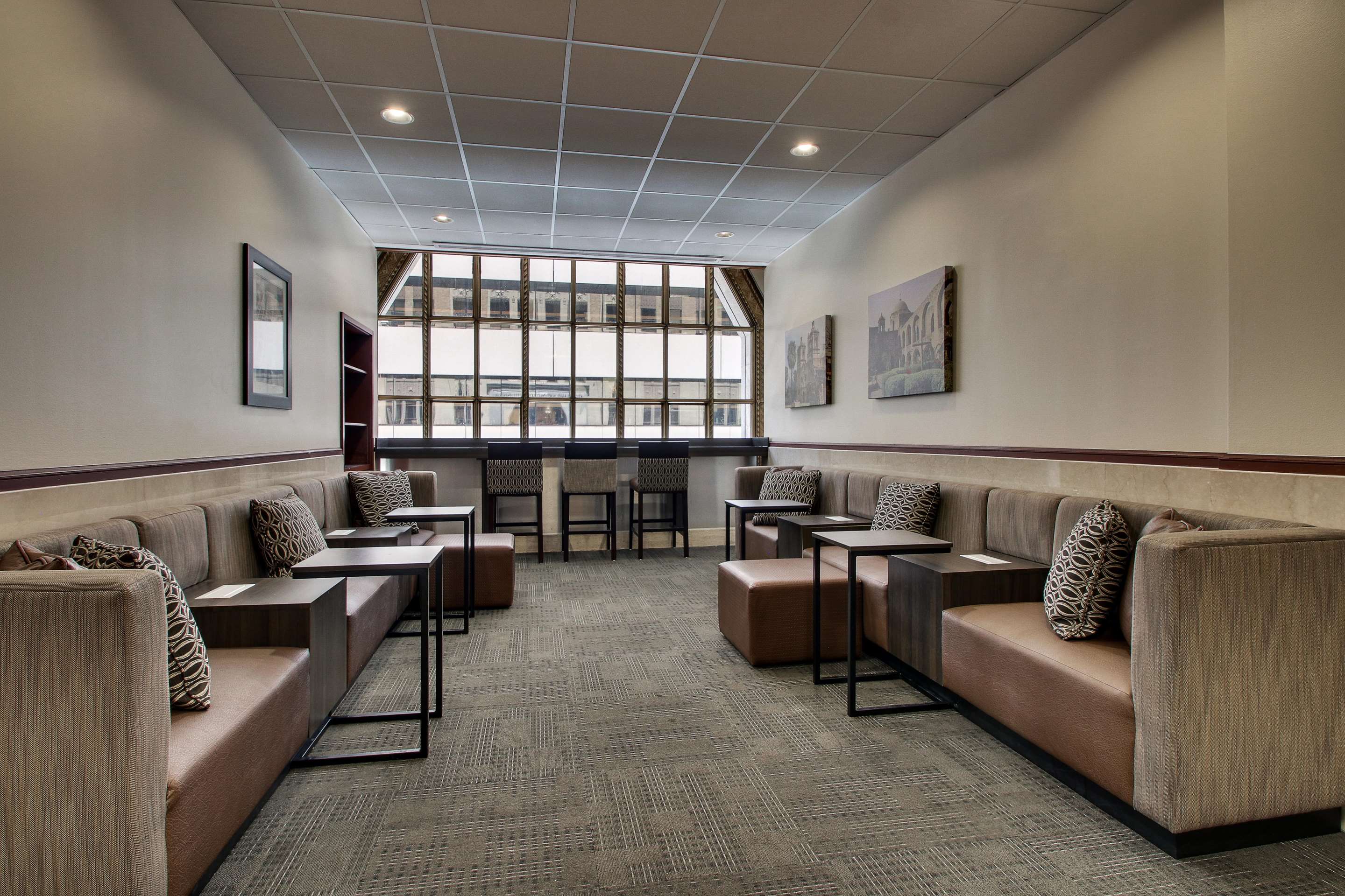 Dining Area | Drury Plaza Hotel San Antonio Riverwalk