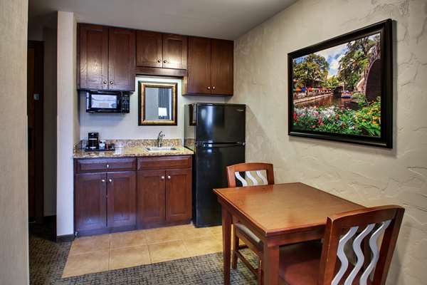  - Drury Plaza Hotel Riverwalk San Antonio