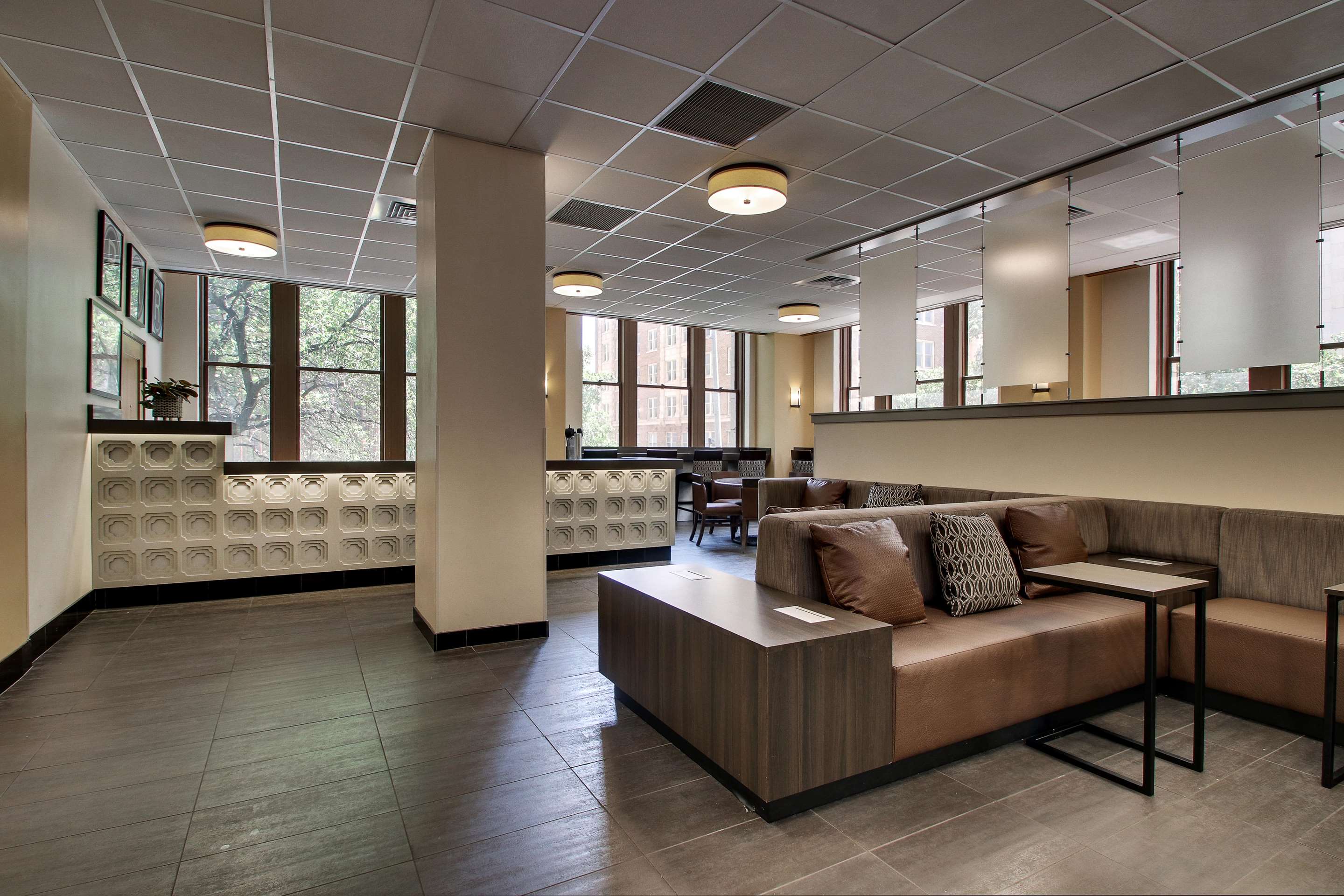 Dining Area | Drury Plaza Hotel San Antonio Riverwalk