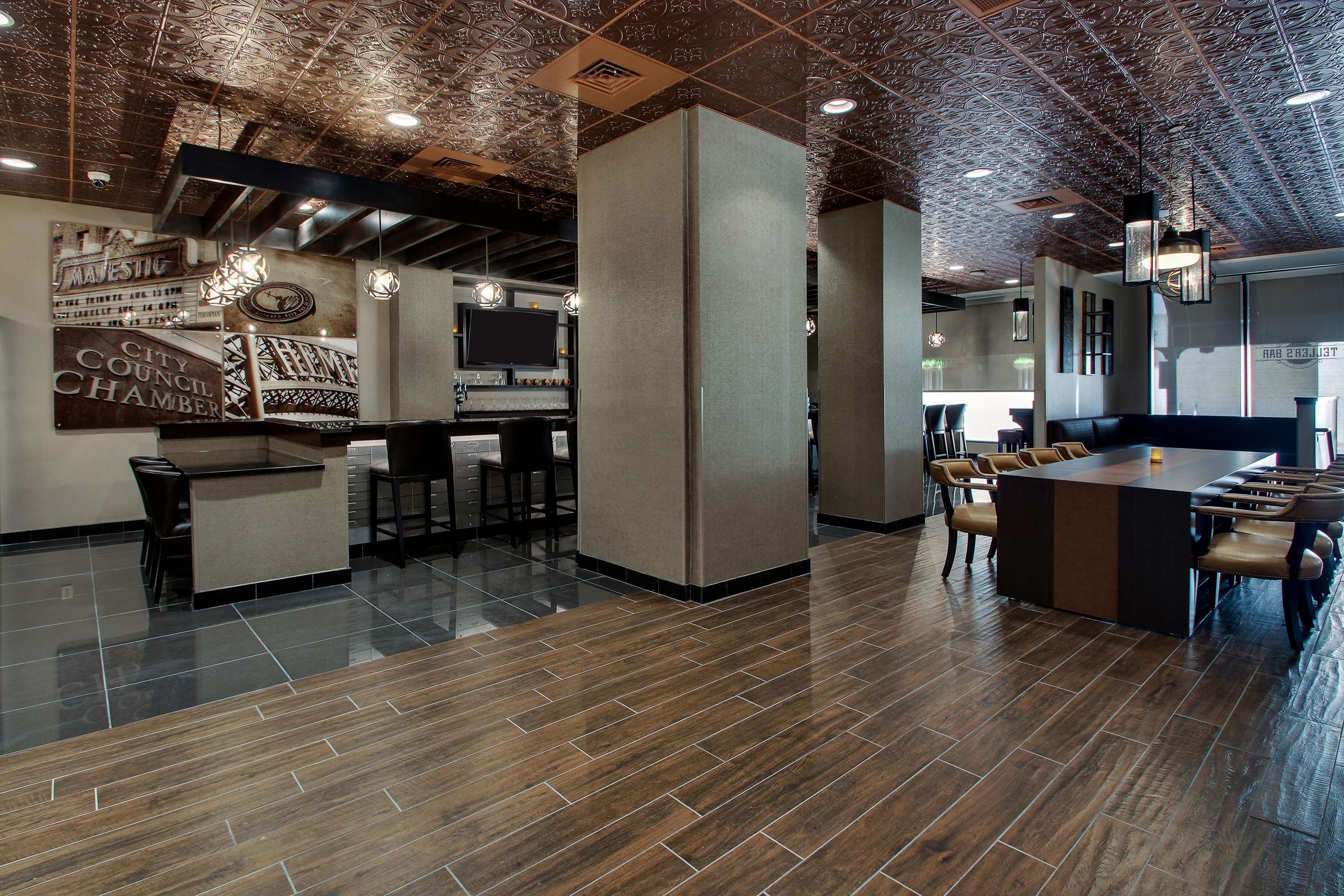 Tellers Bar | Drury Plaza Hotel San Antonio Riverwalk