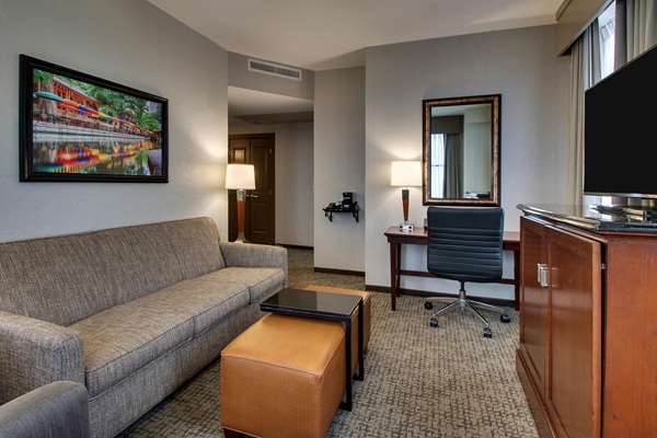  - Drury Plaza Hotel Riverwalk San Antonio