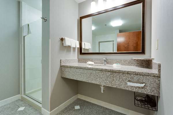 Amenities - Drury Inn & Suites O'Fallon - I-64, Exit 16