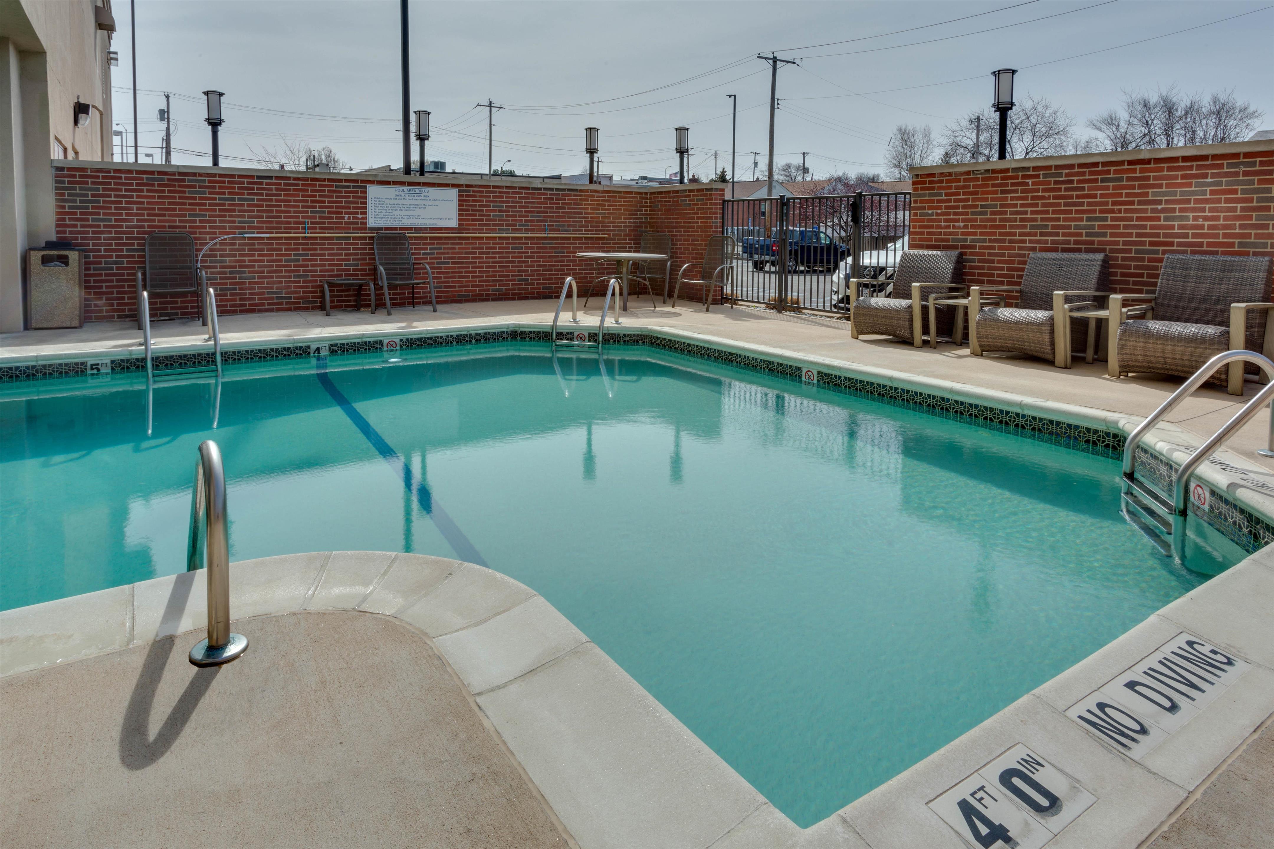 pool out