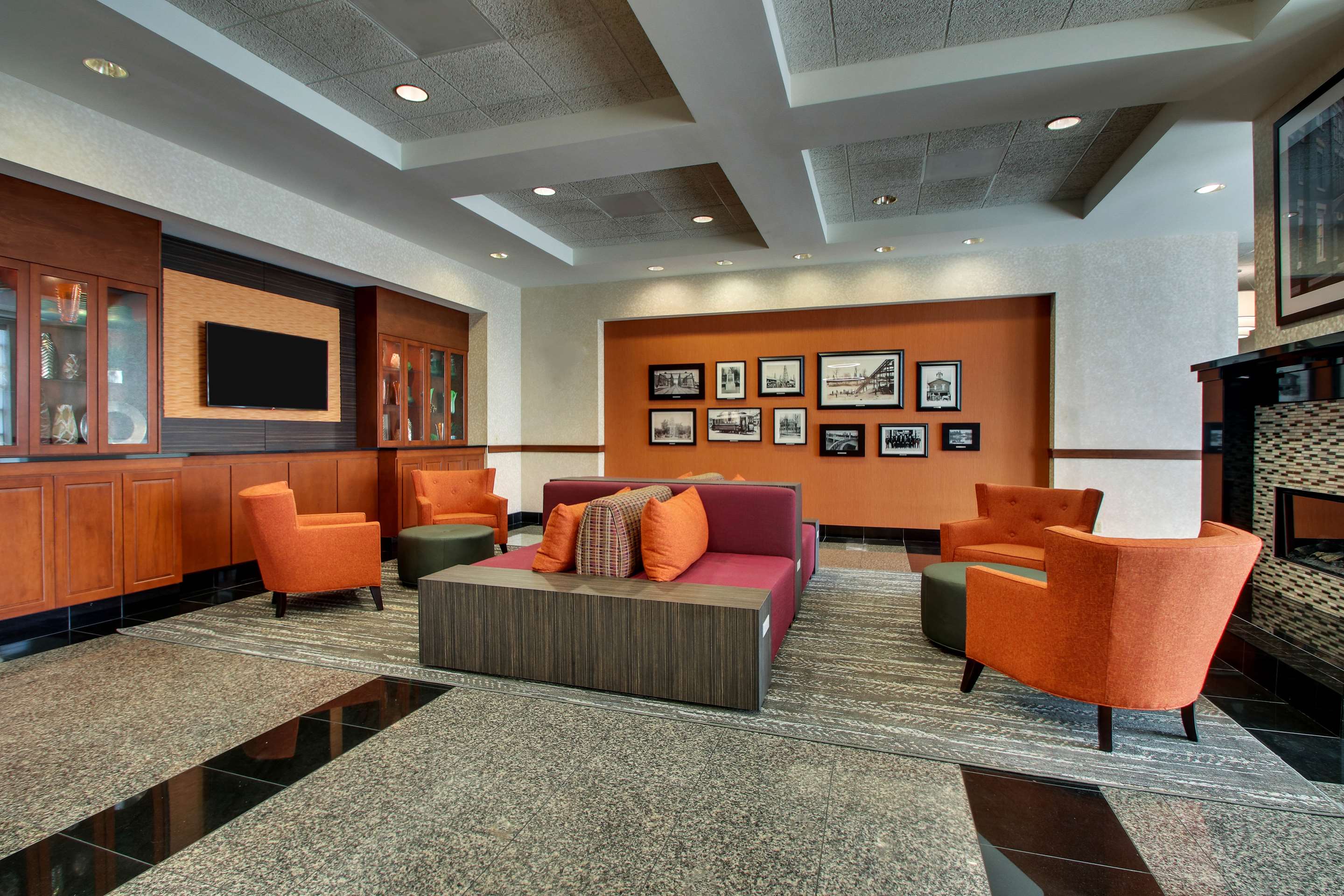 Lobby | Drury Inn & Suites Findlay