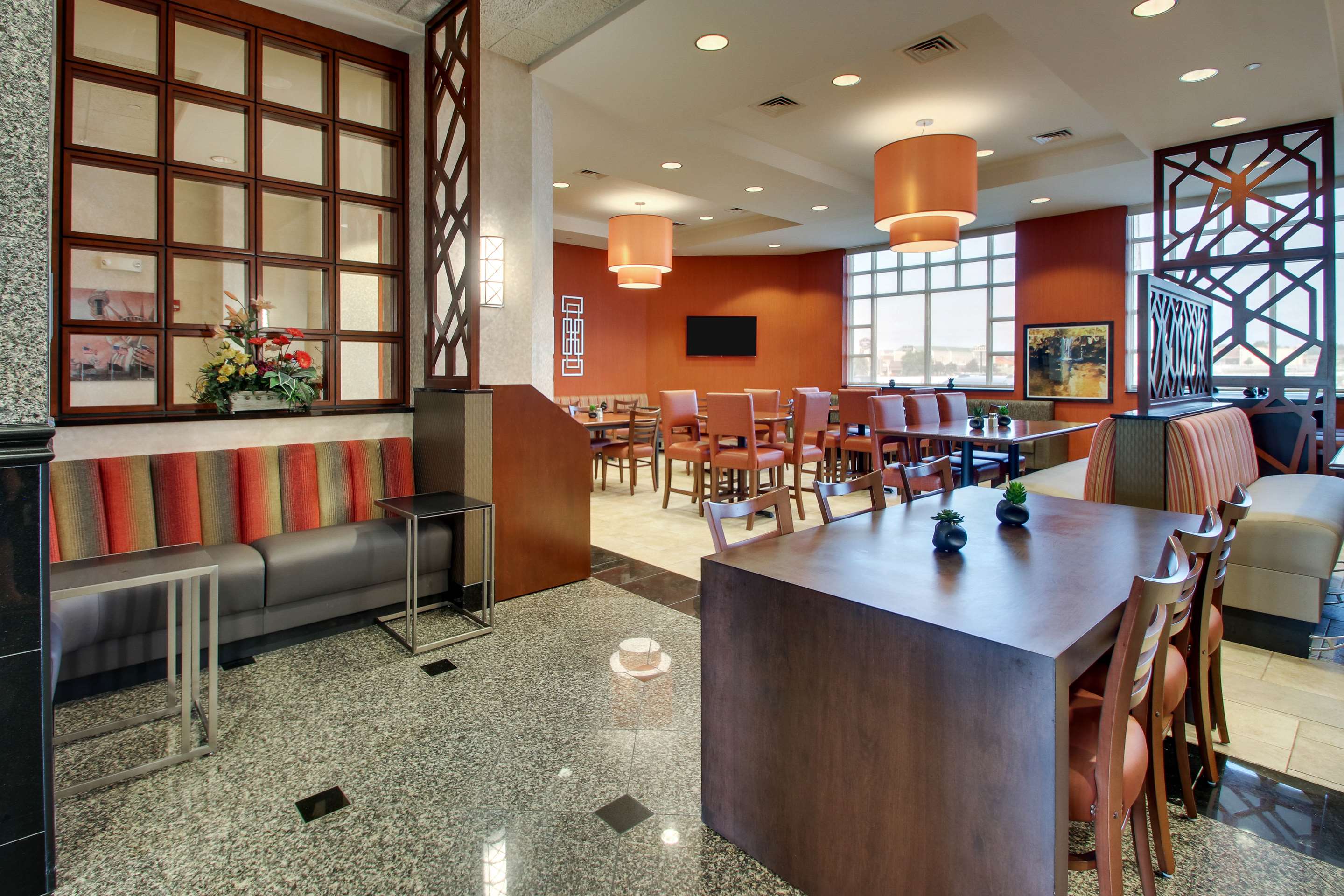 Dining Area | Drury Inn & Suites Findlay