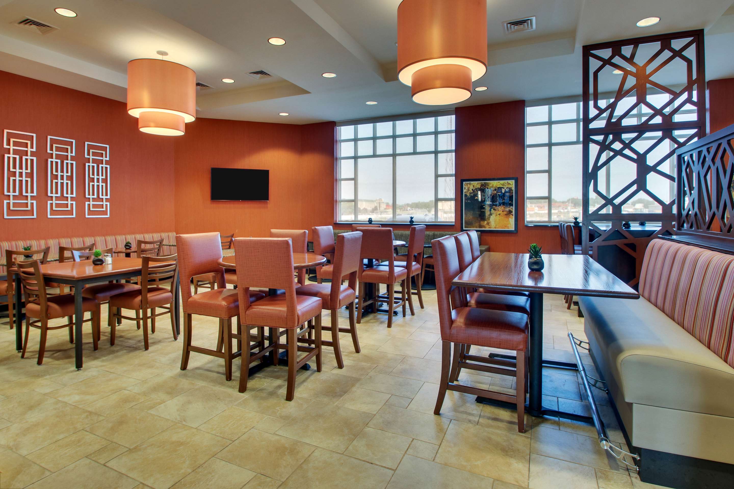 Dining Area | Drury Inn & Suites Findlay