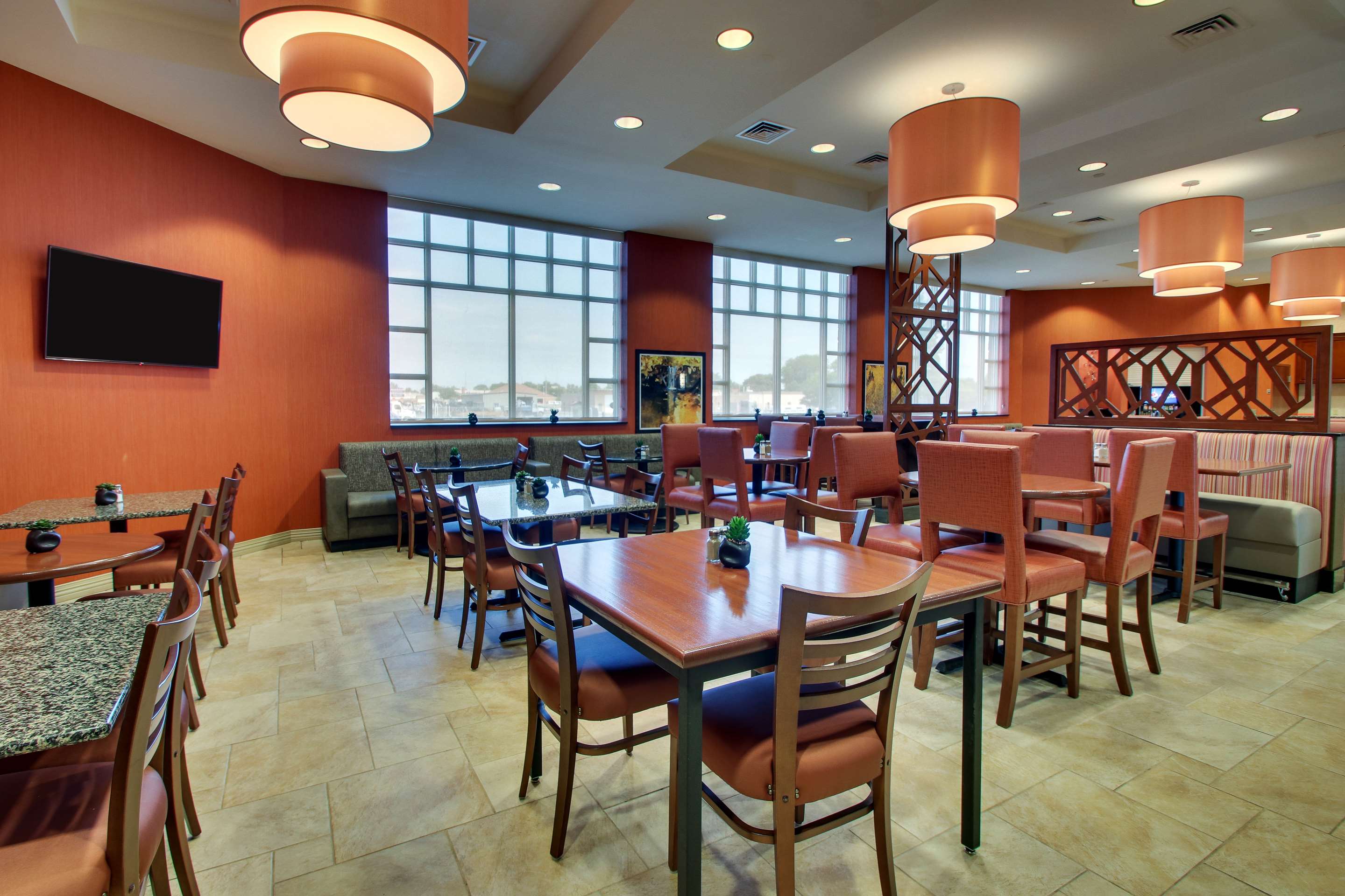 Dining Area | Drury Inn & Suites Findlay