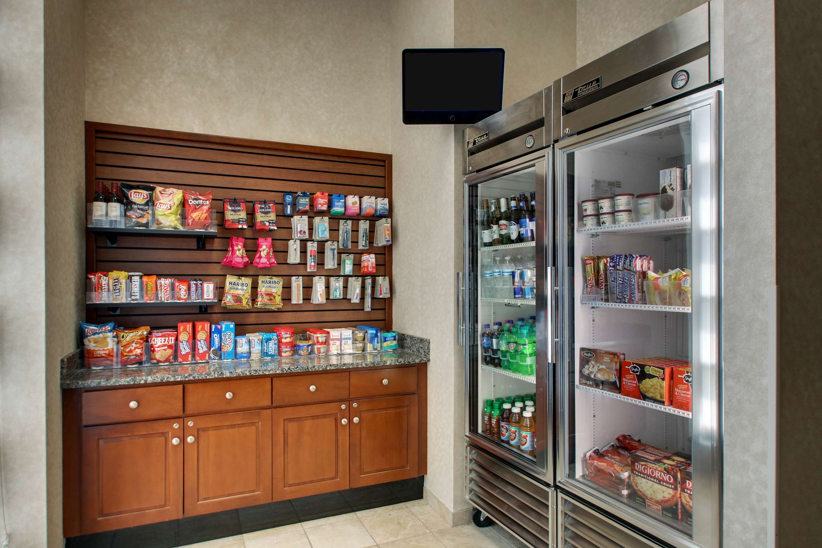 Marketplace | Drury Inn & Suites Findlay