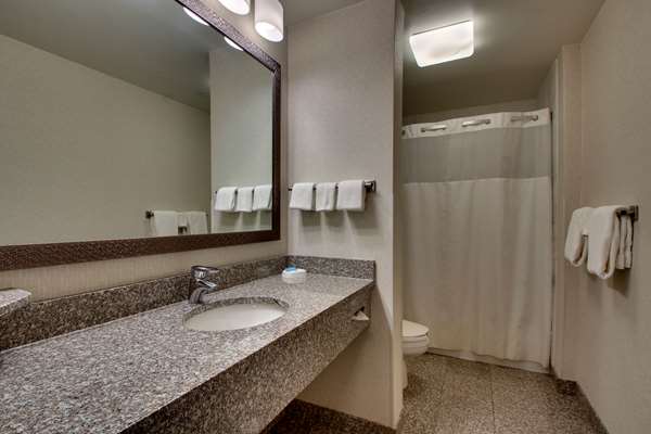  - Drury Inn & Suites Findlay - I-75, Exit 159