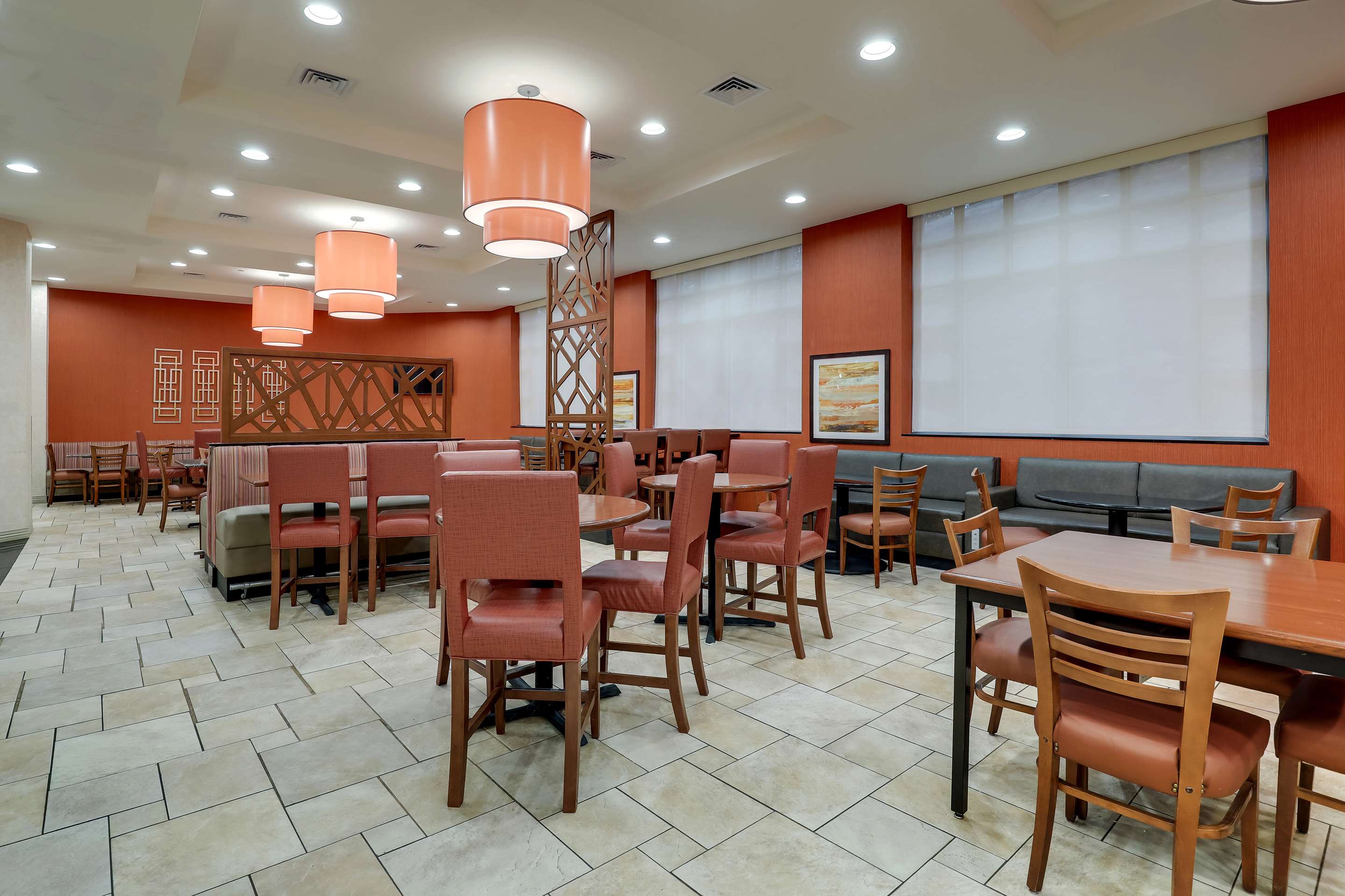 Dining Area | Drury Inn & Suites Charlotte Northlake