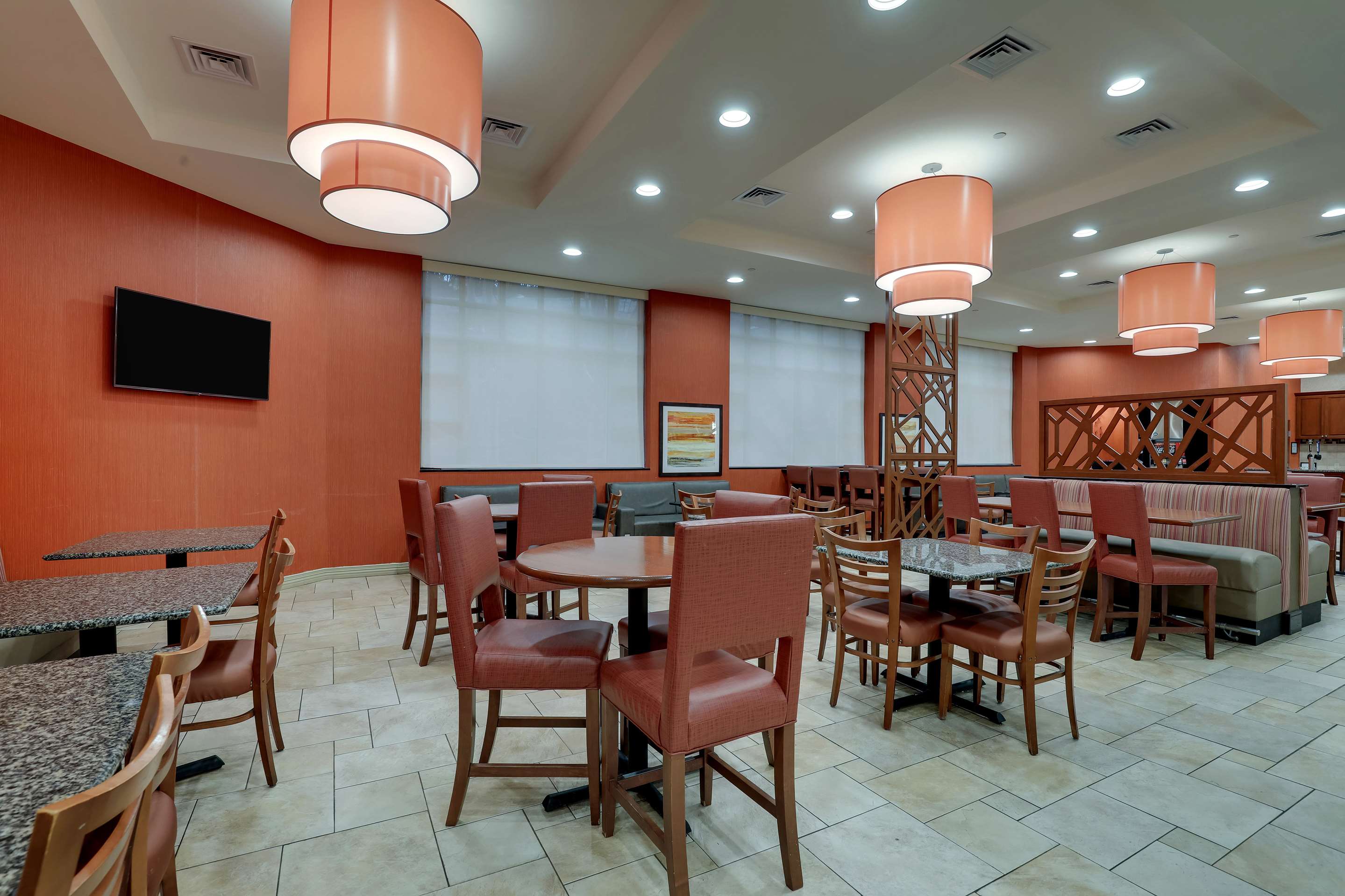 Dining Area | Drury Inn & Suites Charlotte Northlake