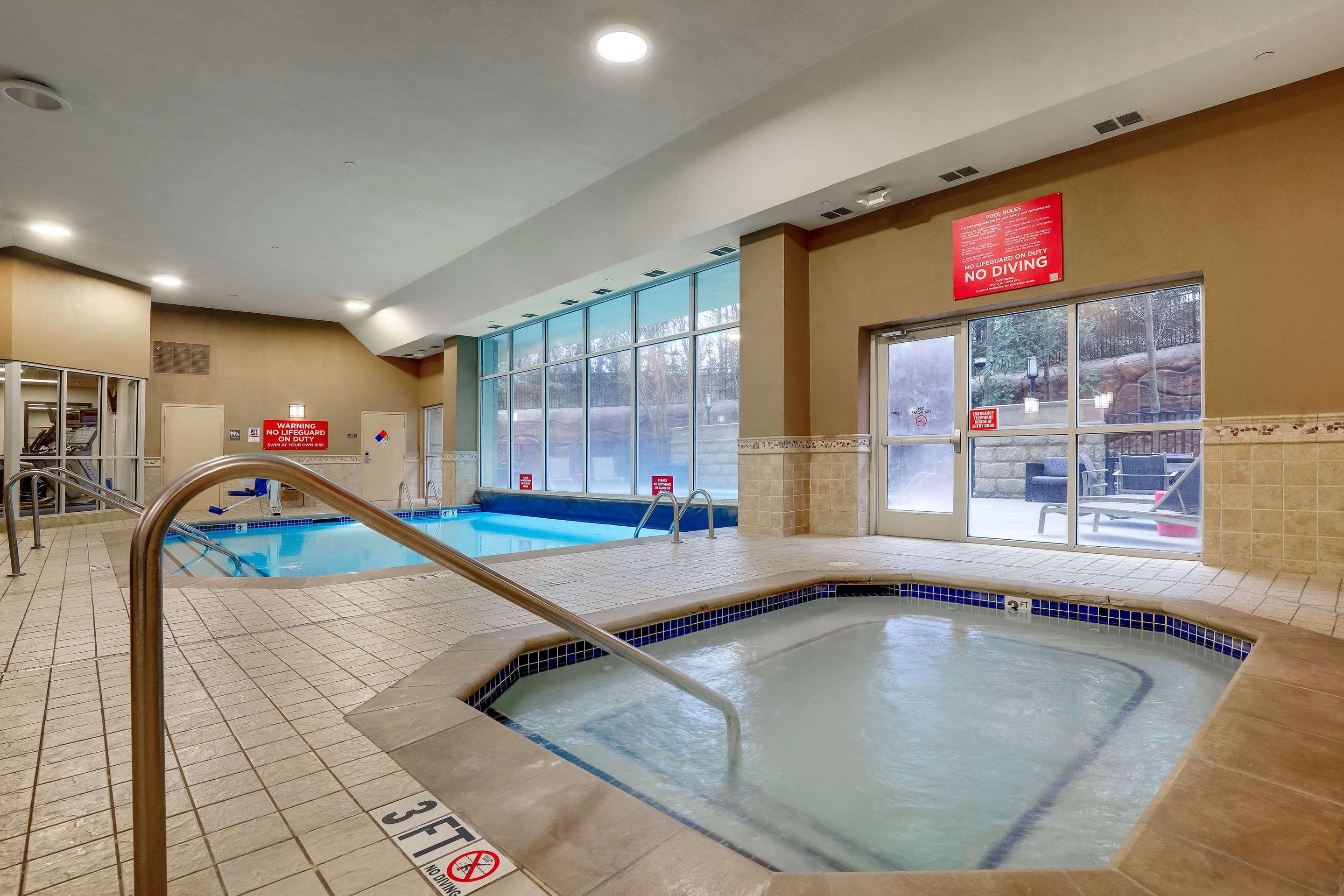 Pool | Drury Inn & Suites Charlotte Northlake