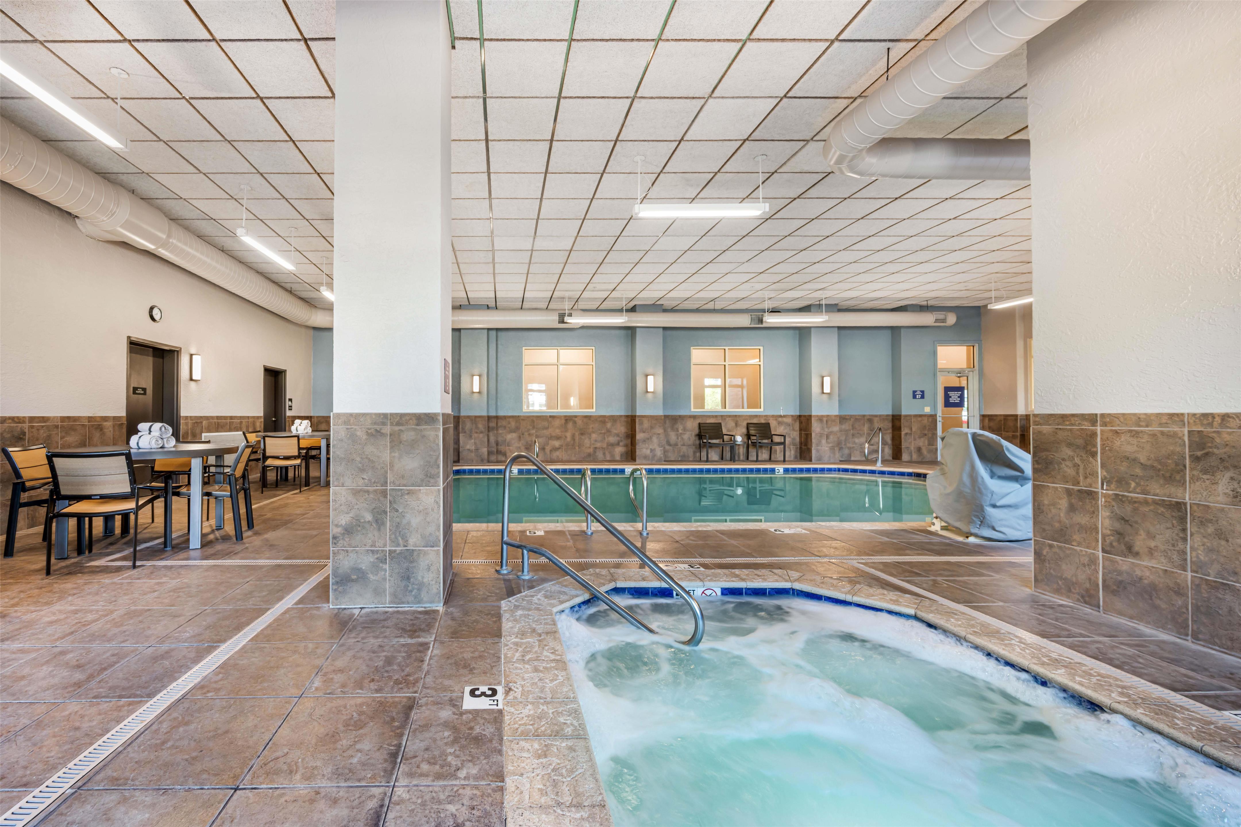 Pool | Drury Inn & Suites Flagstaff