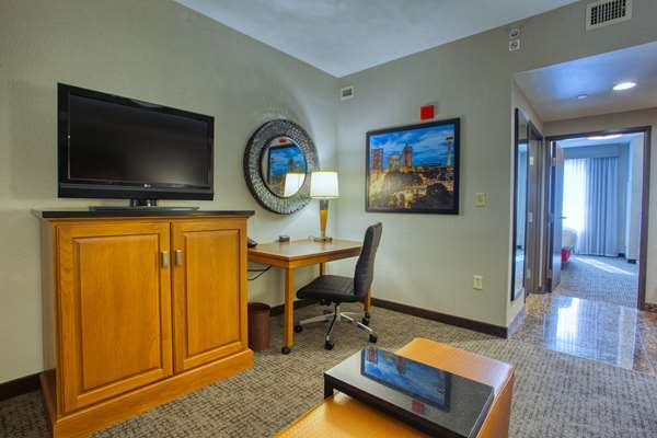Suite - Drury Inn & Suites La Cantera Parkway San Antonio - I-10, Exit 556