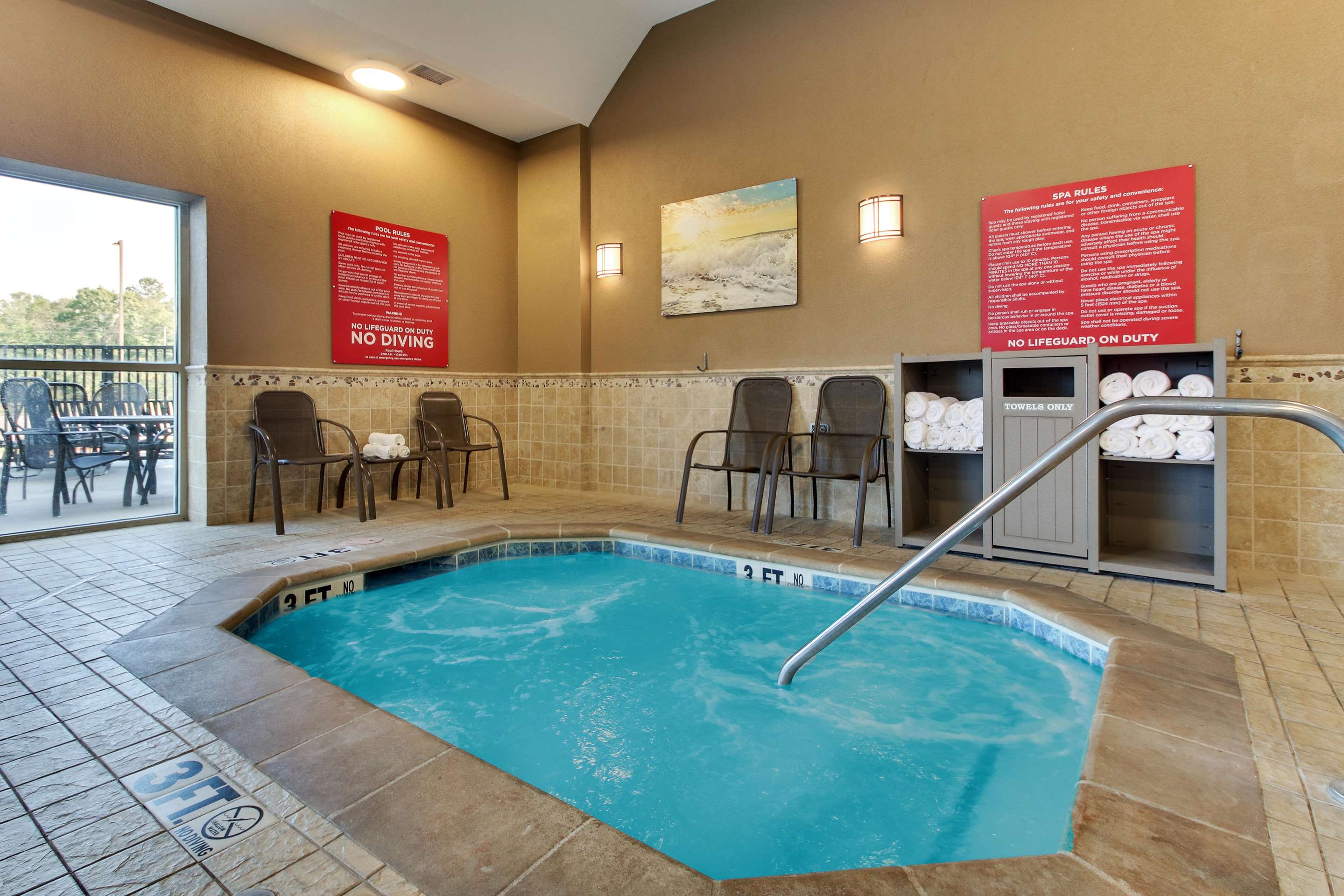 Pool | Drury Inn & Suites Meridian