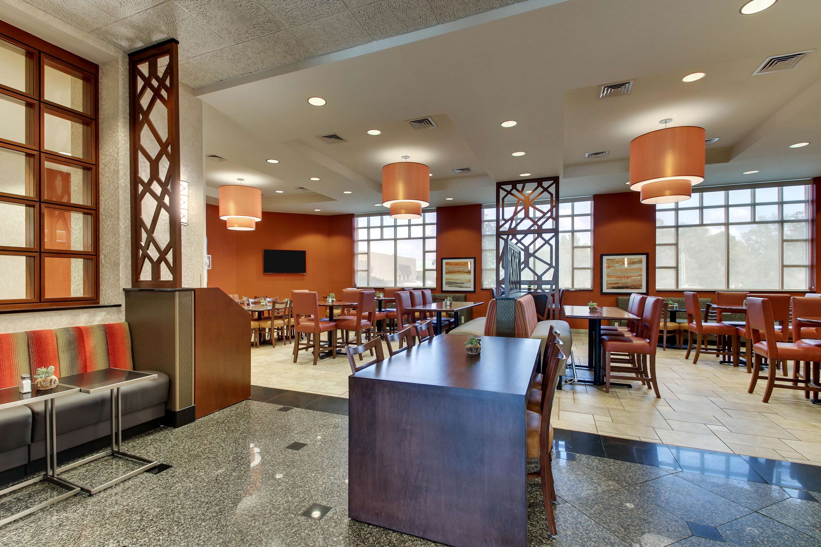 Dining Room | Drury Inn & Suites Meridian