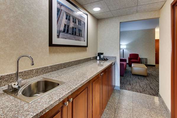 Suite - Drury Inn & Suites Meridian - I-20 & I-59, Exit 154