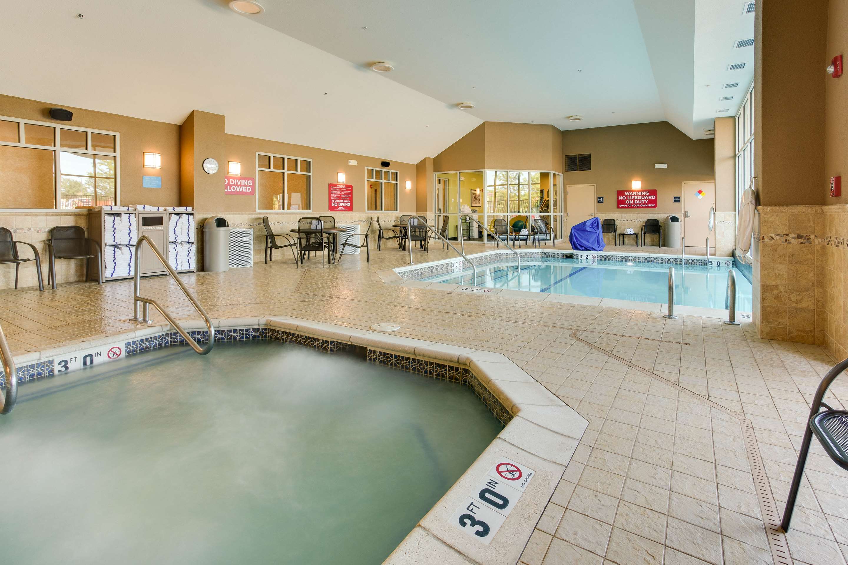 pool | Drury Inn & Suites West Des Moines