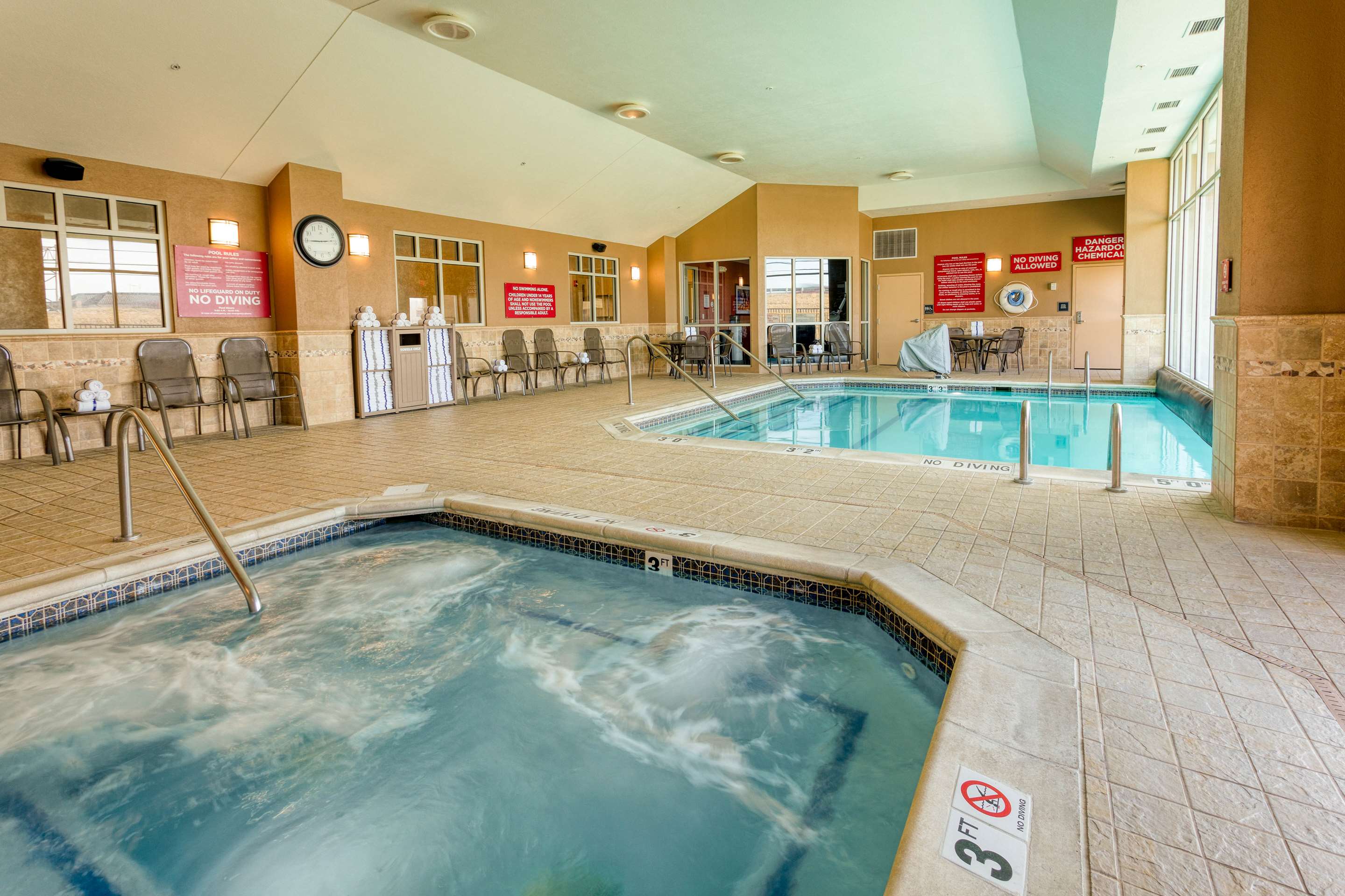 pool | Drury Inn & Suites Indianapolis Northeast