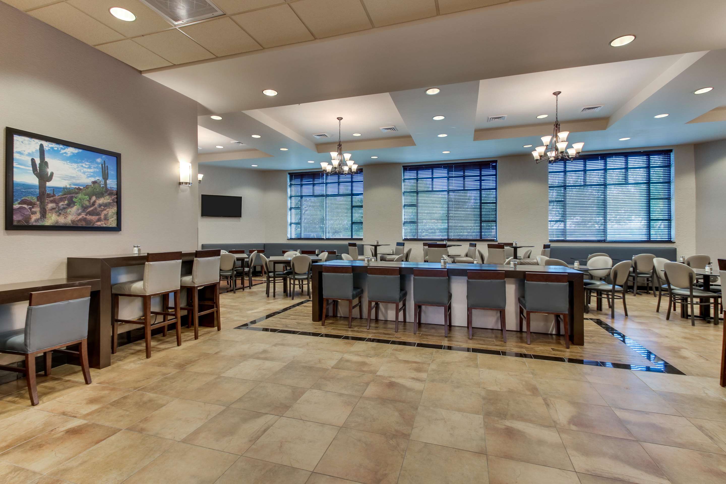 Dining Area | Drury Inn & Suites Phoenix Happy Valley