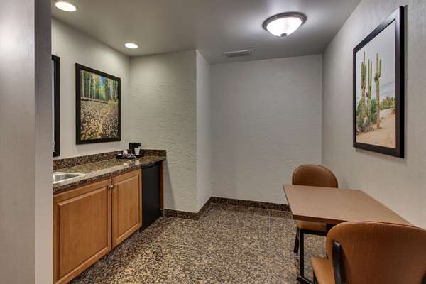  - Drury Inn & Suites Pinnacle Peak Phoenix - I-17, Exit 217