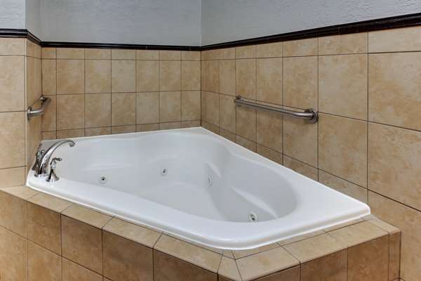  - Drury Inn & Suites Pinnacle Peak Phoenix - I-17, Exit 217