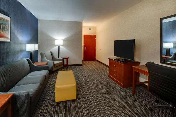 Suite - Drury Inn & Suites Arnold - I-55, Exit 191