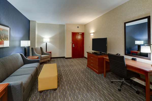 Suite - Drury Inn & Suites Arnold - I-55, Exit 191