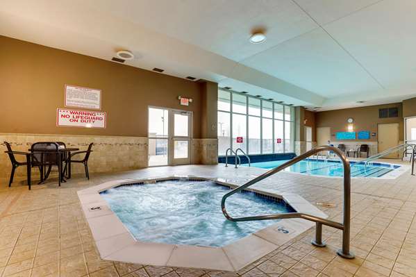 Pool - Drury Inn & Suites Arnold - I-55, Exit 191