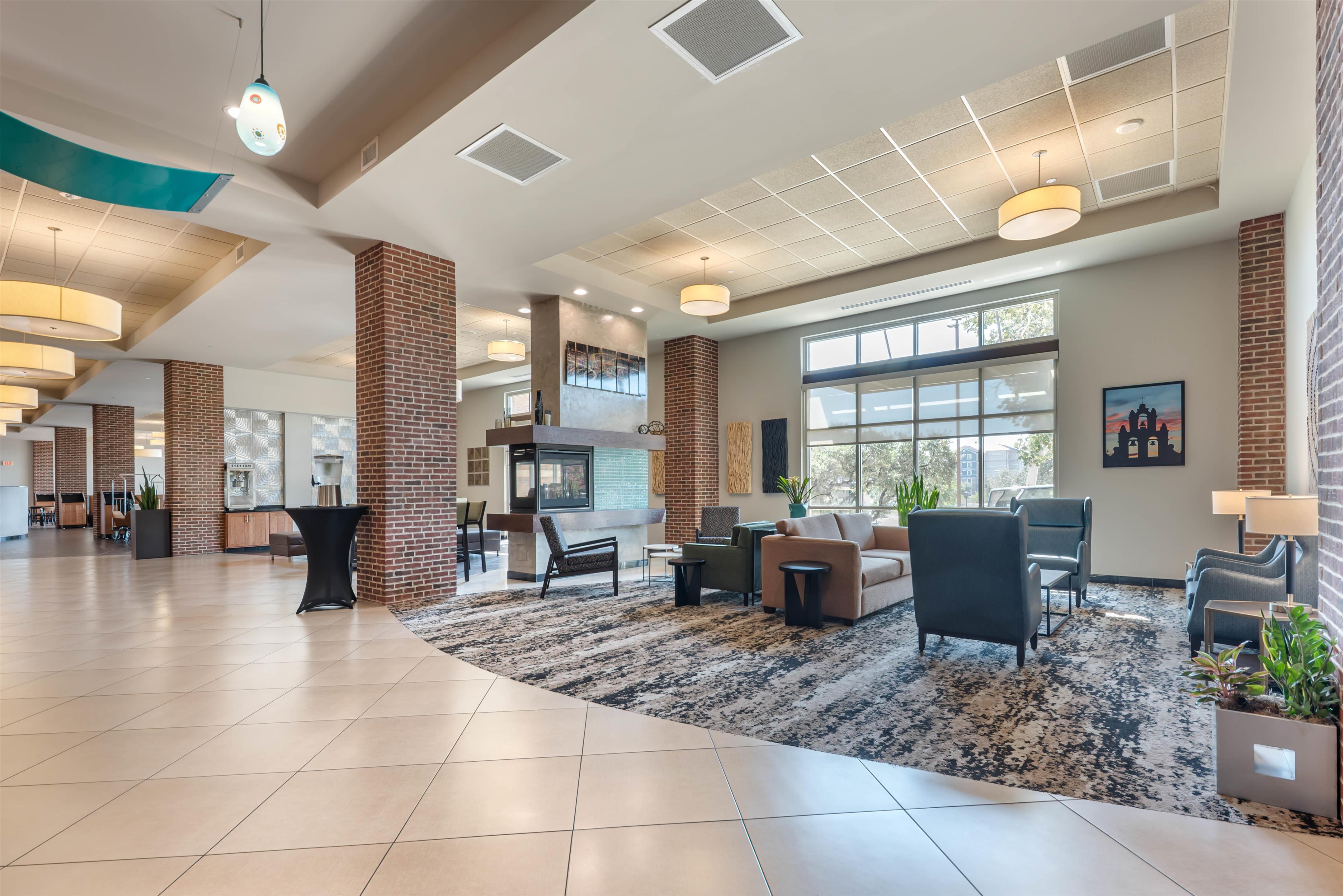 Lobby | Drury Plaza Hotel San Antonio North Stone Oak