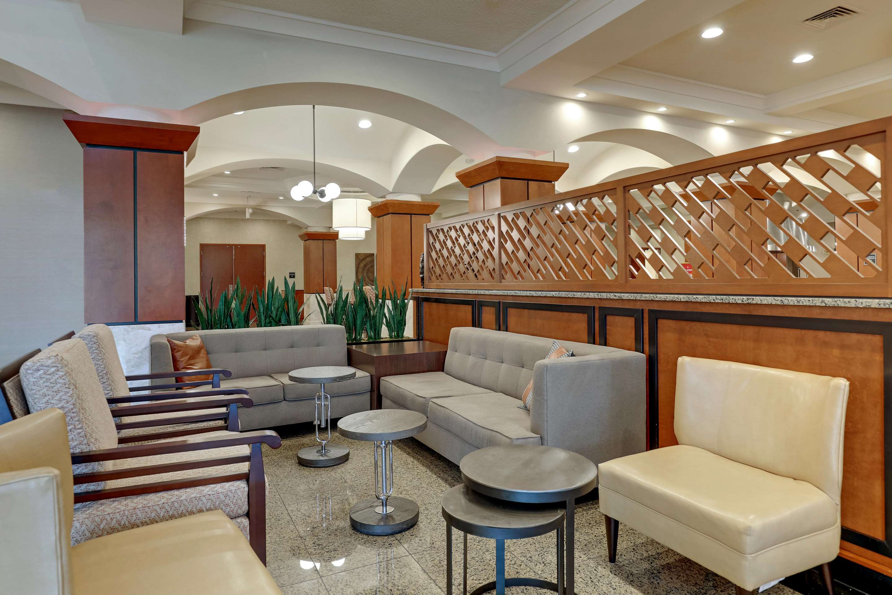 Lobby | Drury Plaza Hotel Nashville Franklin