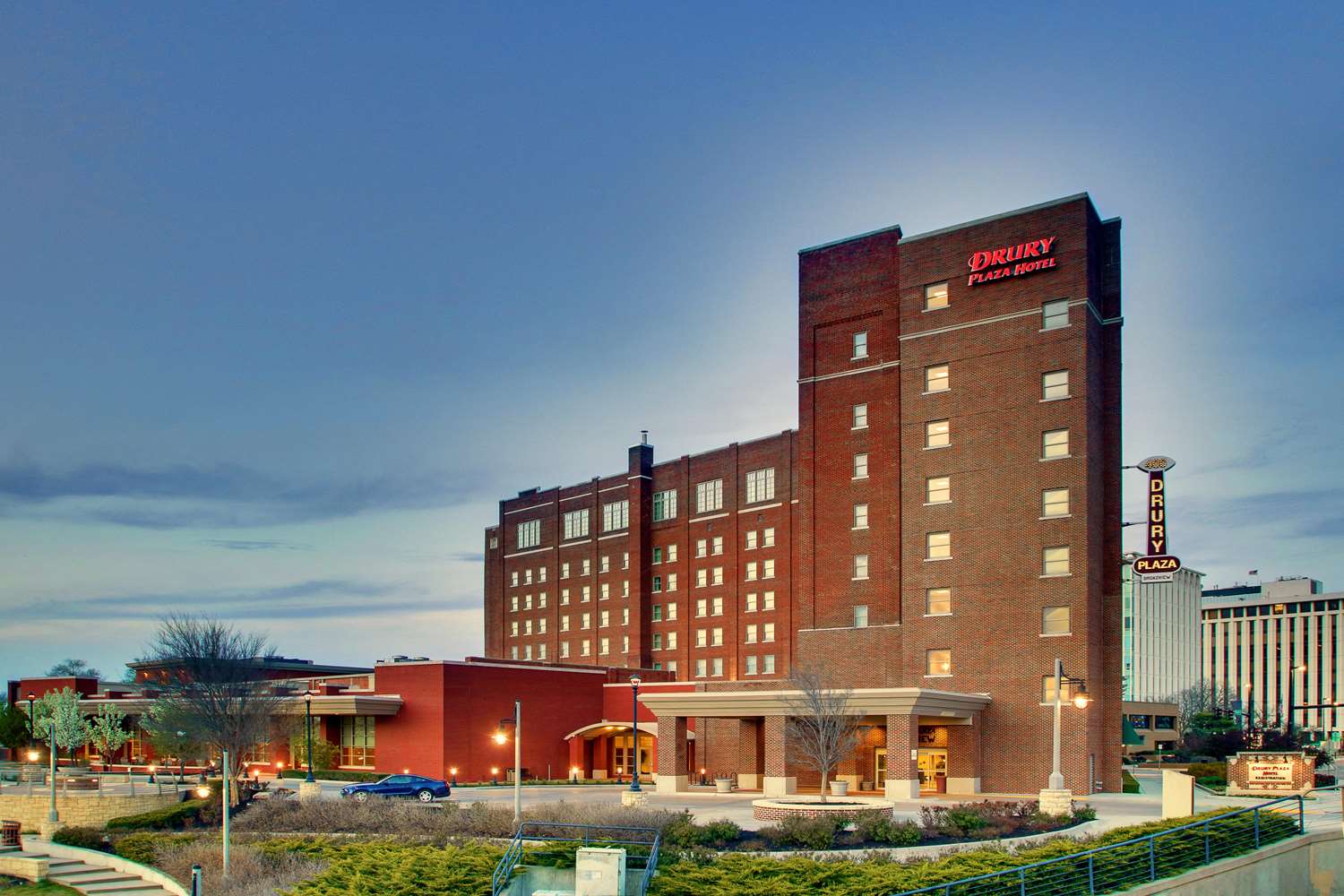 Drury Plaza Hotel Broadview Wichita, KS - See Discounts