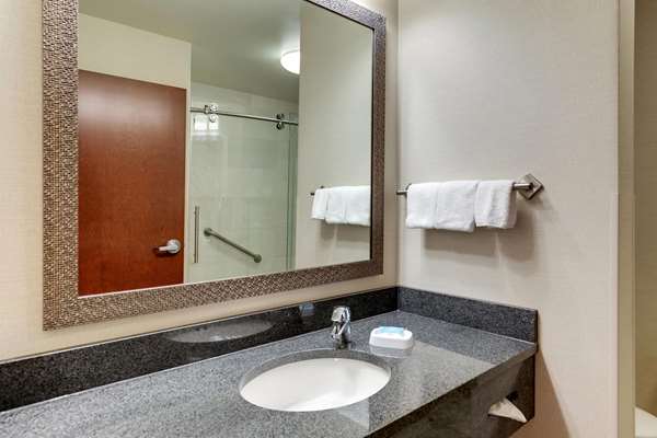  - Drury Inn & Suites Blue Springs - I-70, Exit 17