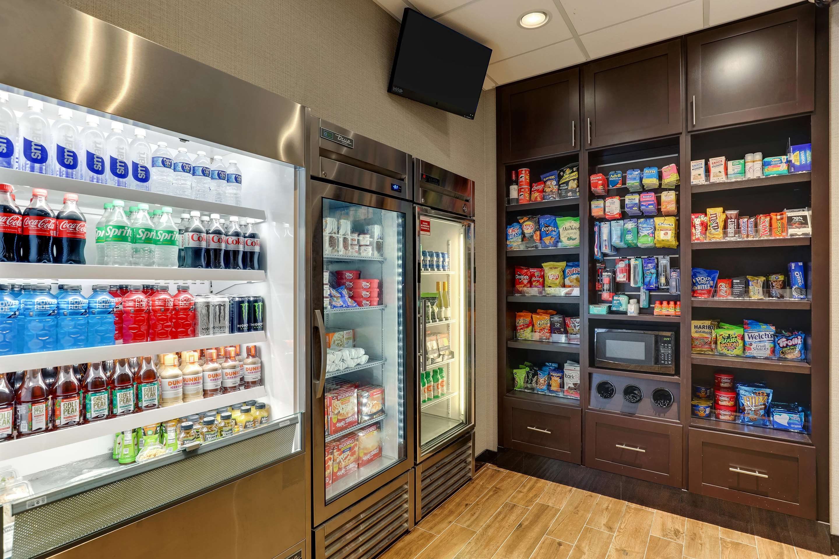 Marketplace | Drury Inn & Suites Phoenix Airport